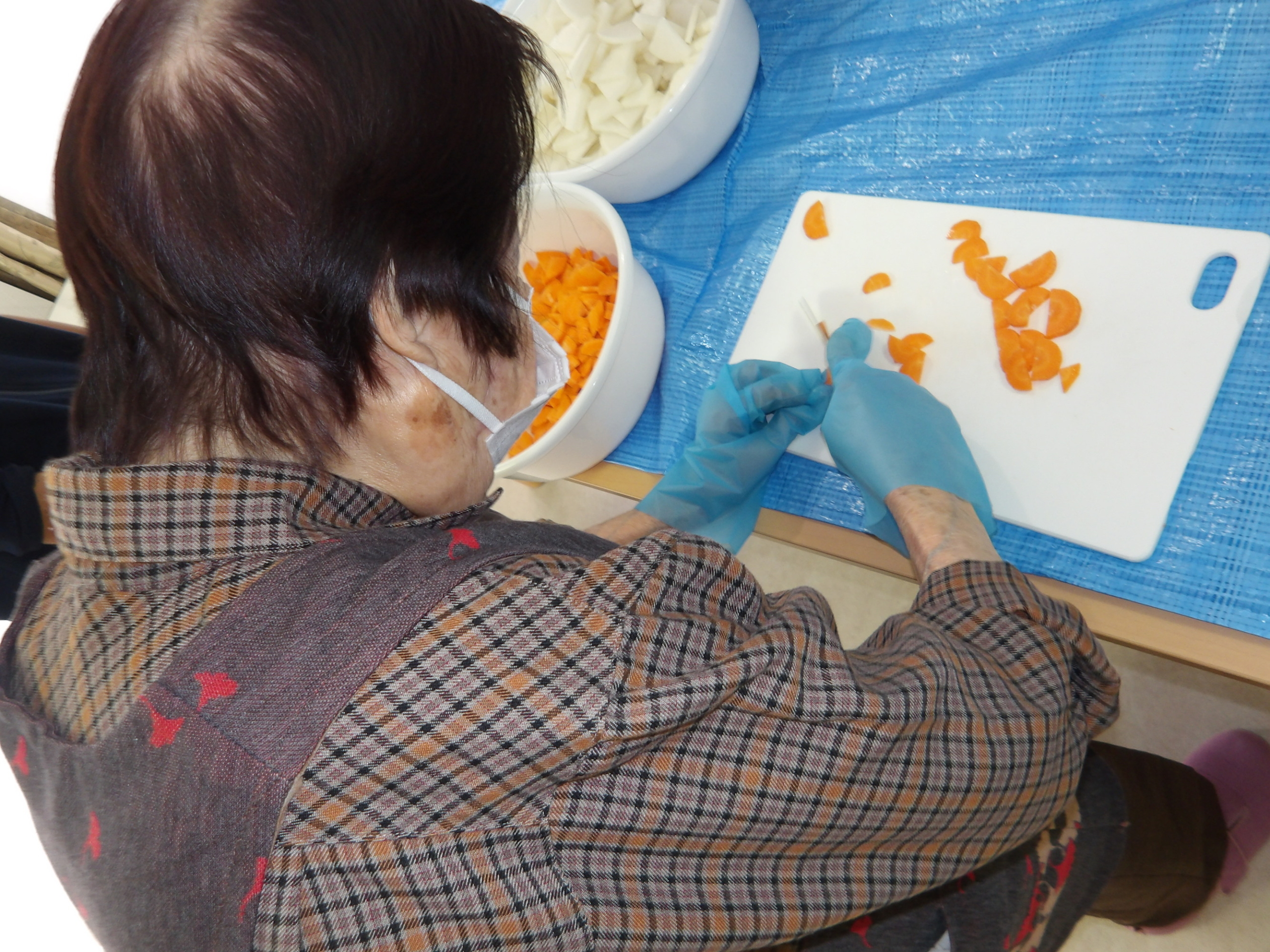 豚汁作り-3　ニチイホーム東府中