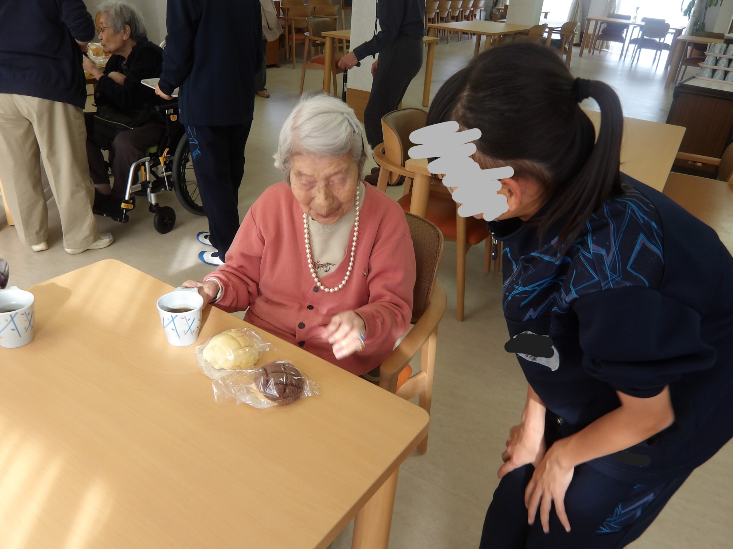 パン販売-4　ニチイホーム東府中