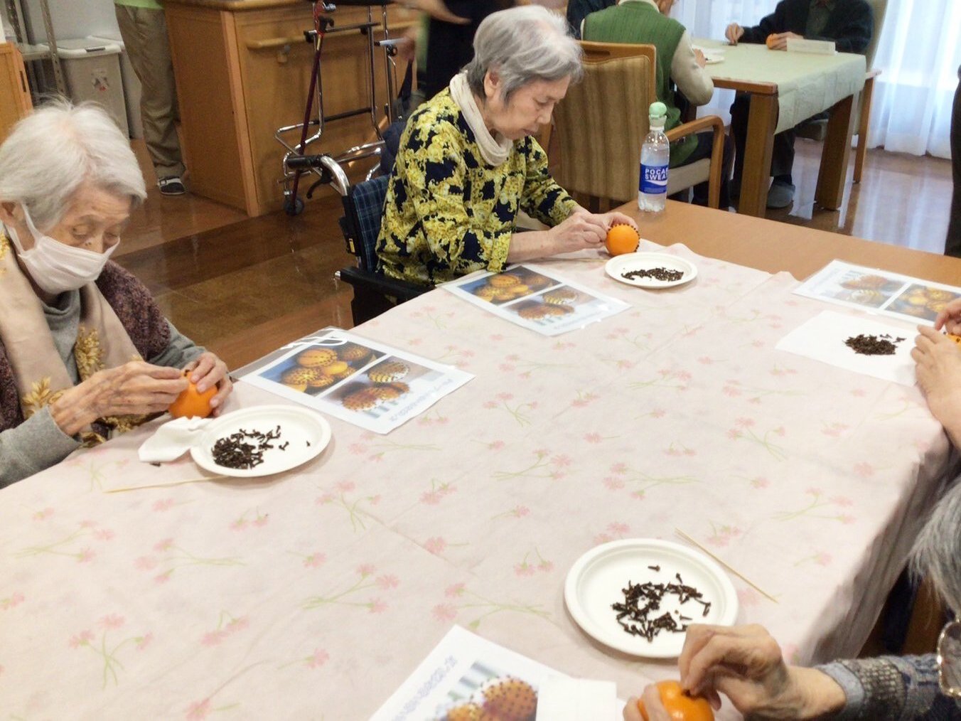ポマンダー作り-2 ニチイホーム板橋徳丸