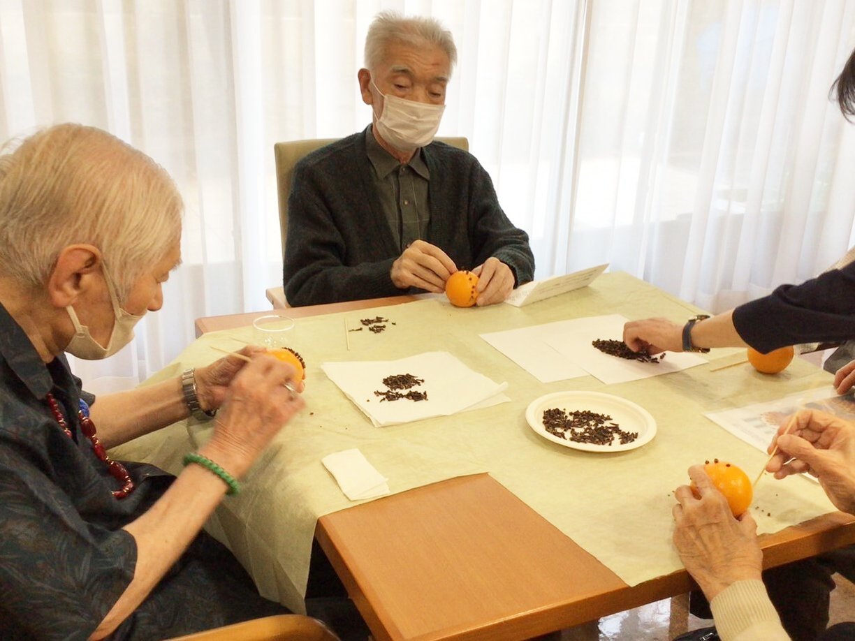 ポマンダー作り-3 ニチイホーム板橋徳丸