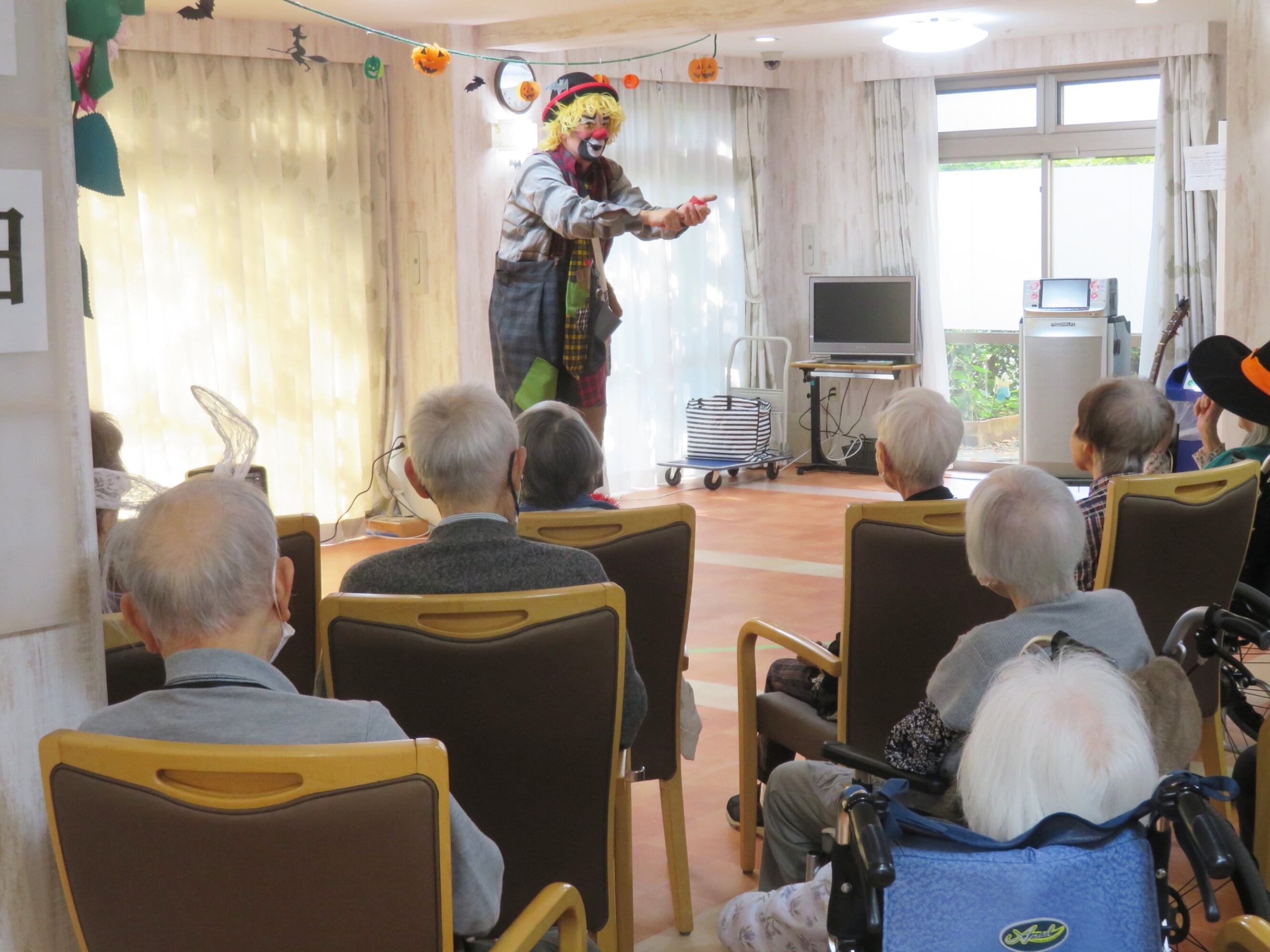 ハロウィンパーティ-1 ニチイホーム三鷹Ⅱ番館