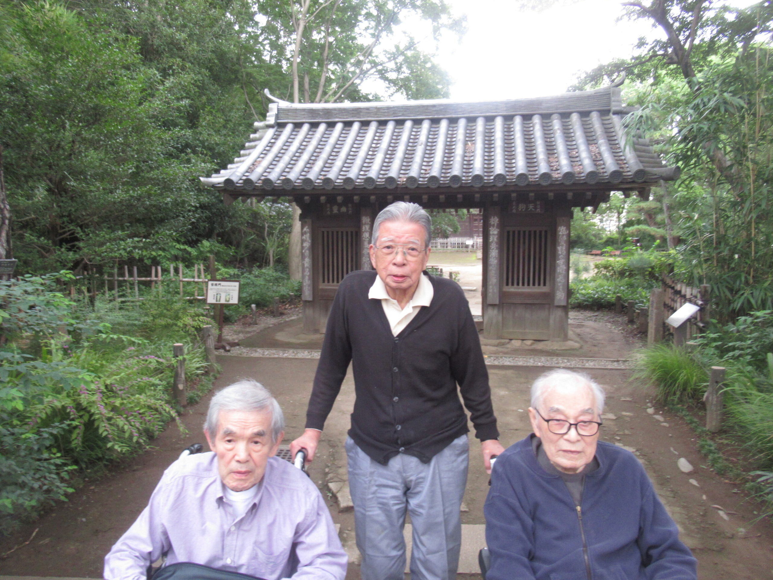 公園散歩-1 ニチイホーム中野南台