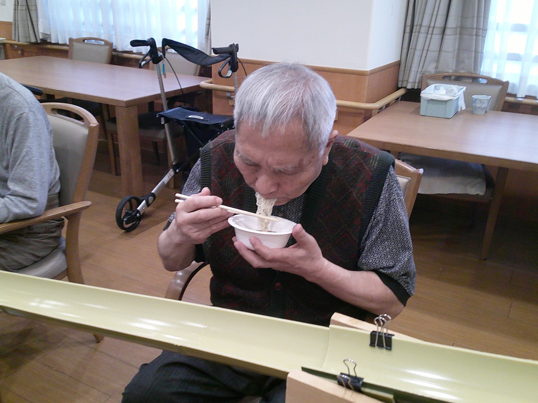 流しそうめん-3 ニチイホーム西葛西