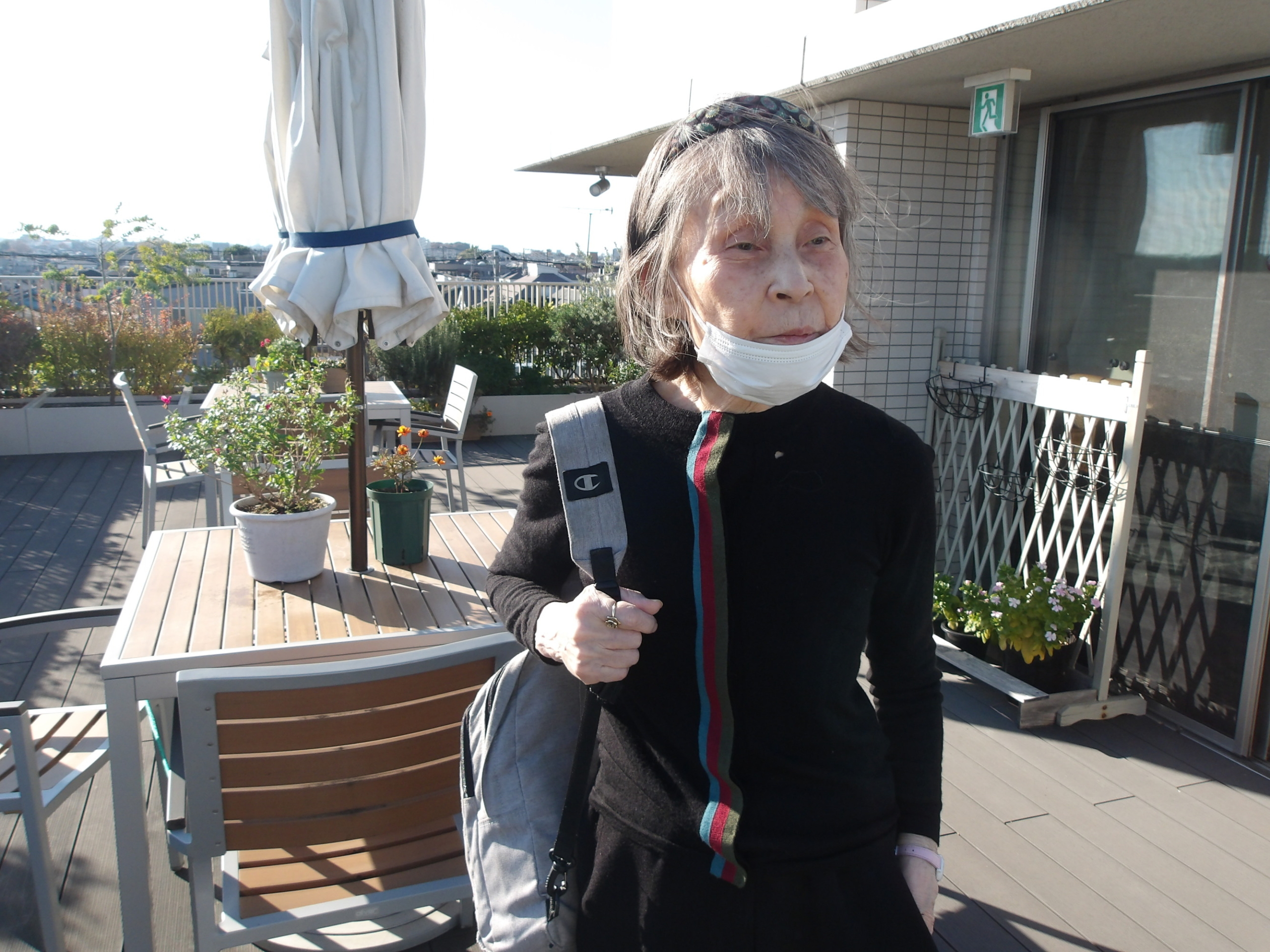 外気浴でリフレッシュ-2　ニチイホーム野方