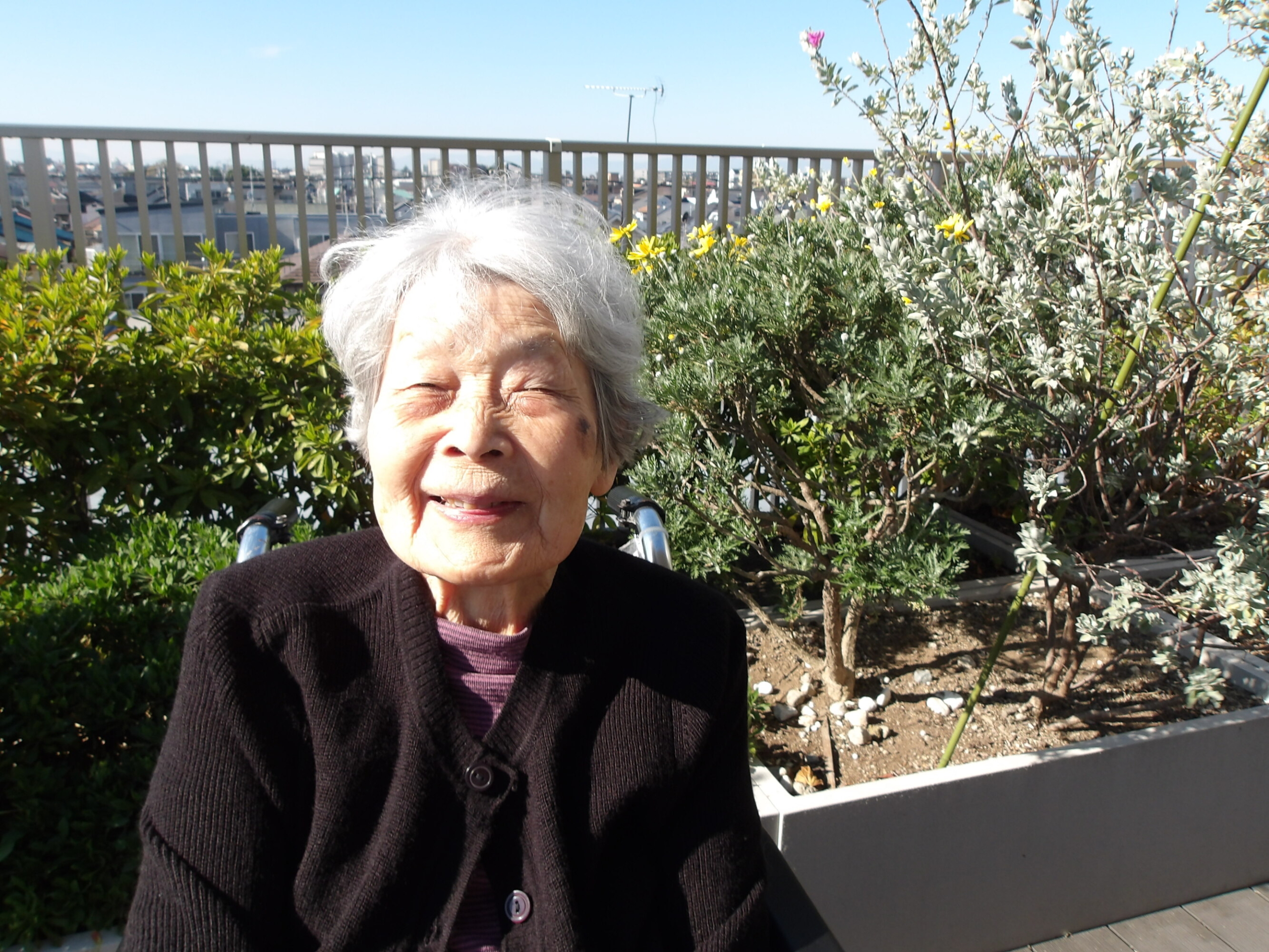 外気浴でリフレッシュ-5　ニチイホーム野方