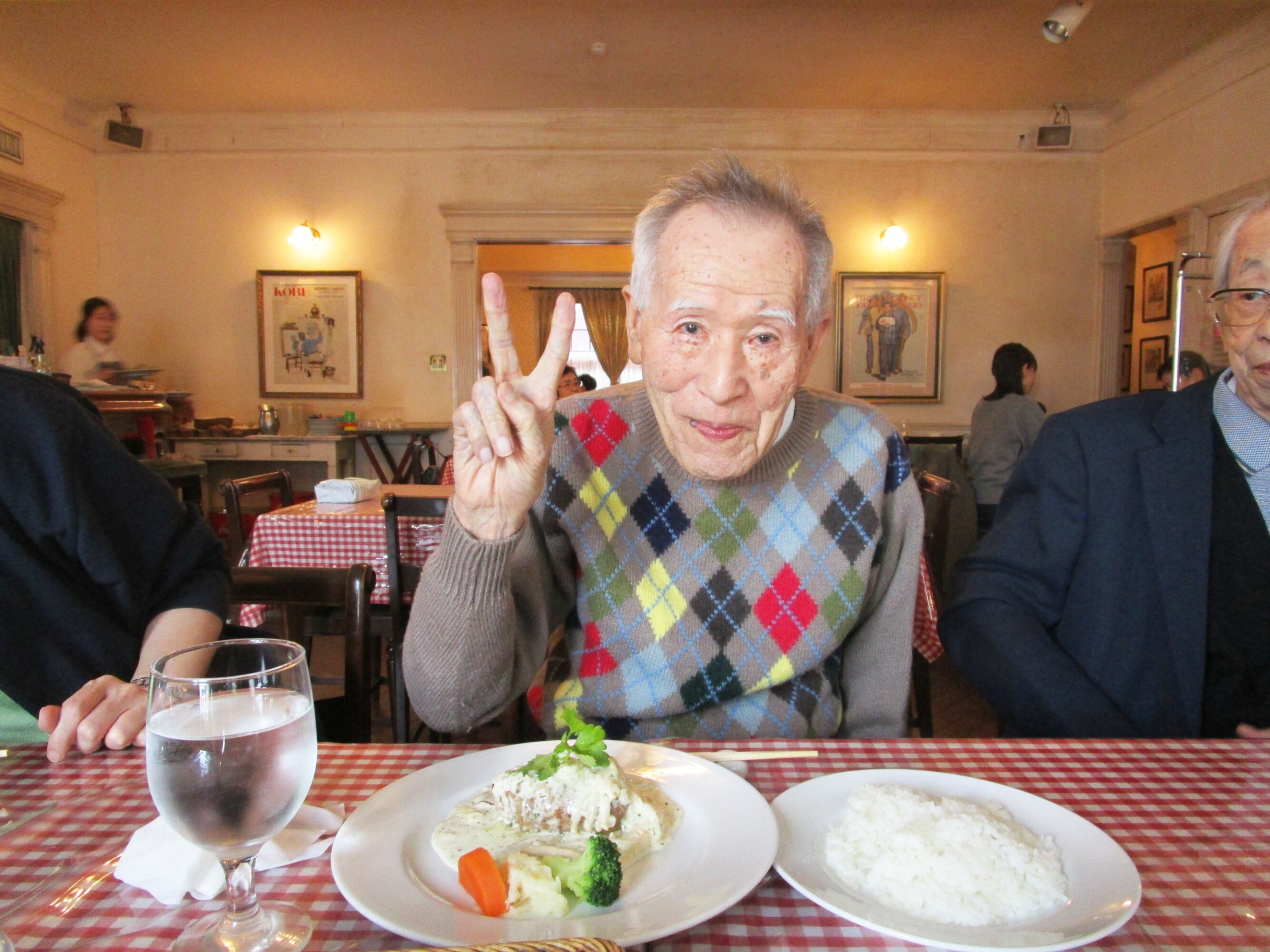 お誕生日の外食-4　ニチイホーム成城