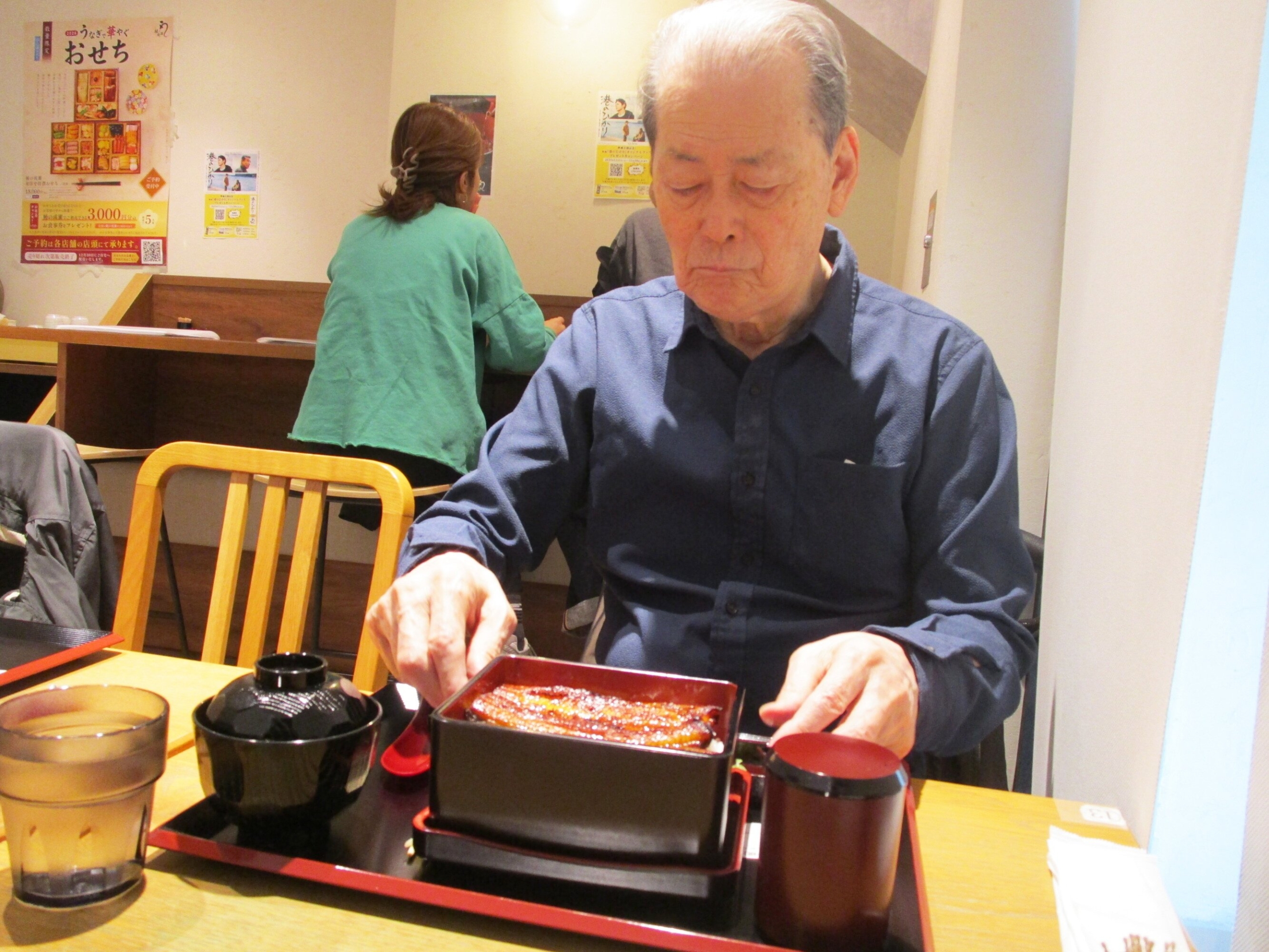 お誕生日の外食-6　ニチイホーム成城