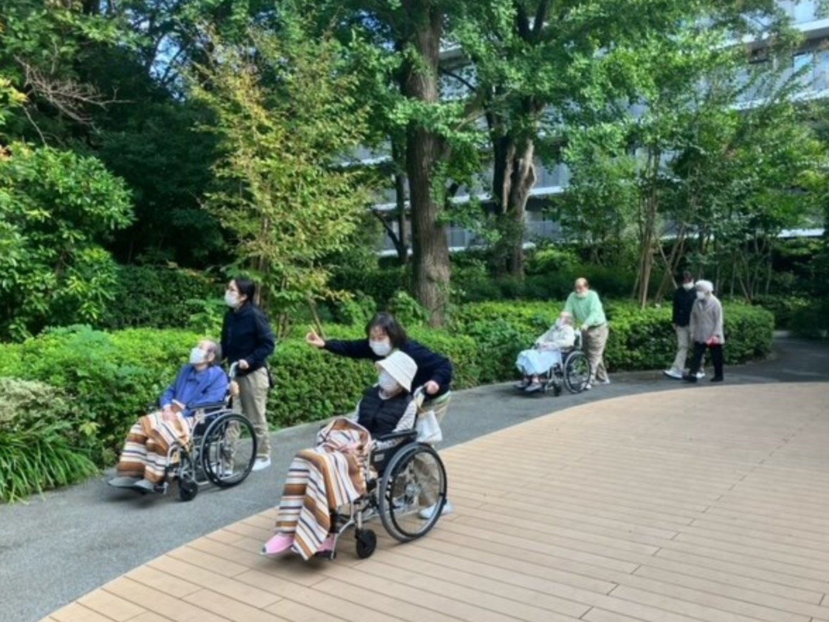 ドライブ&カフェ-2 ニチイホーム杉並堀ノ内