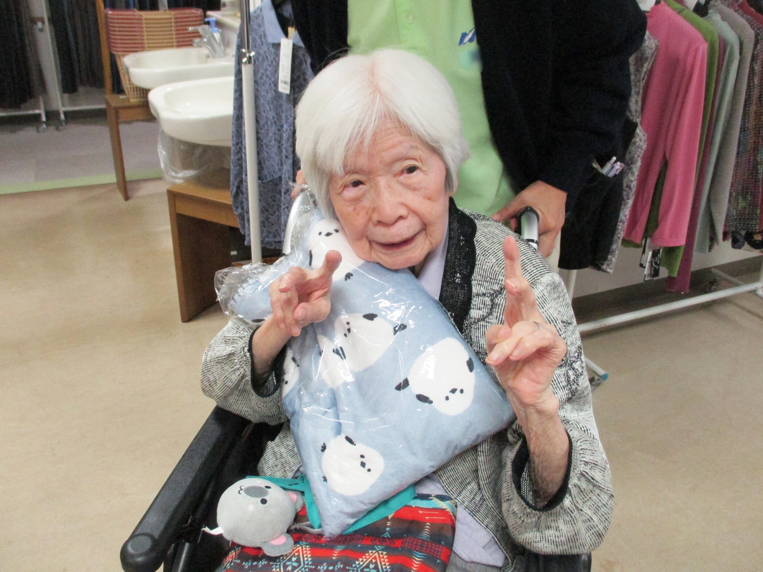 衣類販売会-5　ニチイホーム杉並堀ノ内