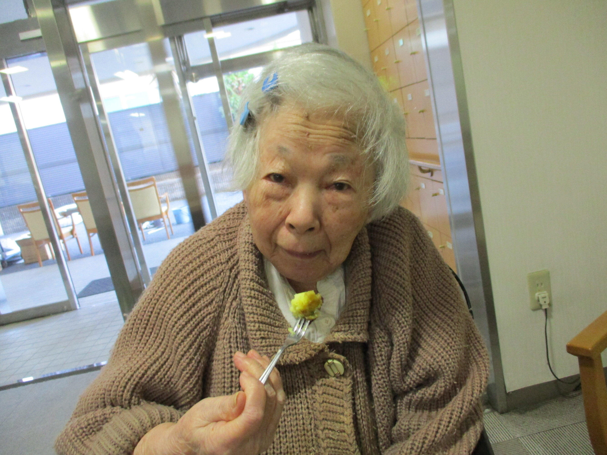 焼き芋作り-3　ニチイホーム杉並堀ノ内