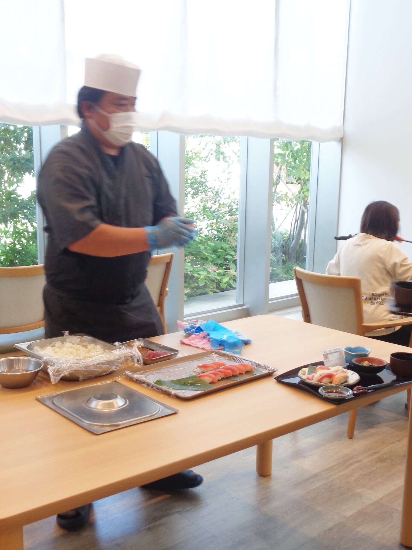 握り寿司イベント-1 ニチイホーム杉並松庵