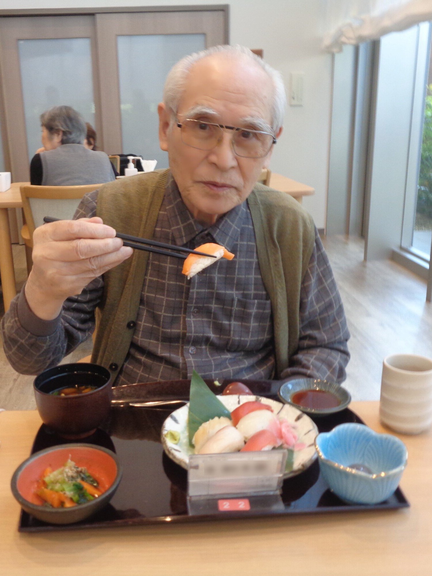 握り寿司イベント-2 ニチイホーム杉並松庵