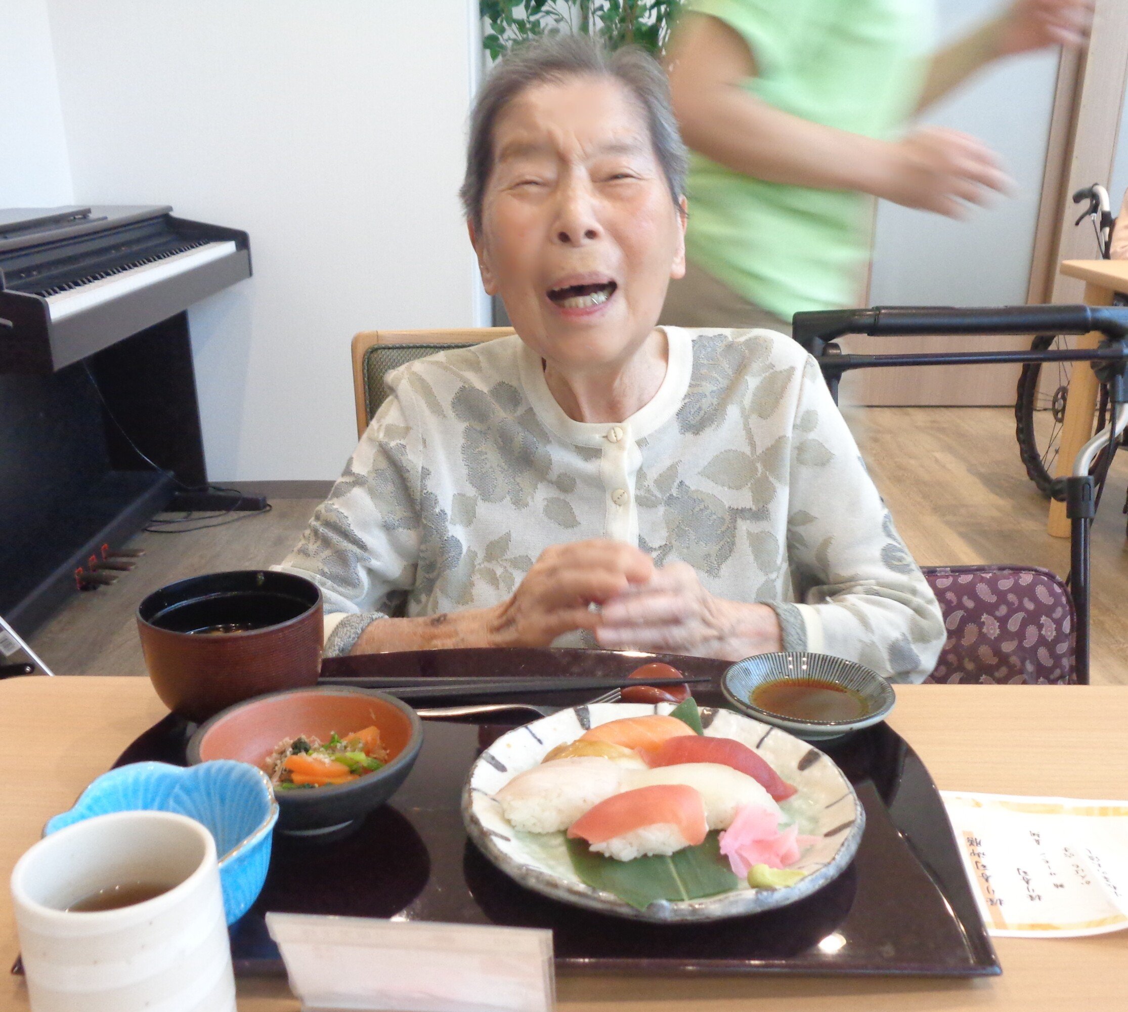 握り寿司イベント-3 ニチイホーム杉並松庵