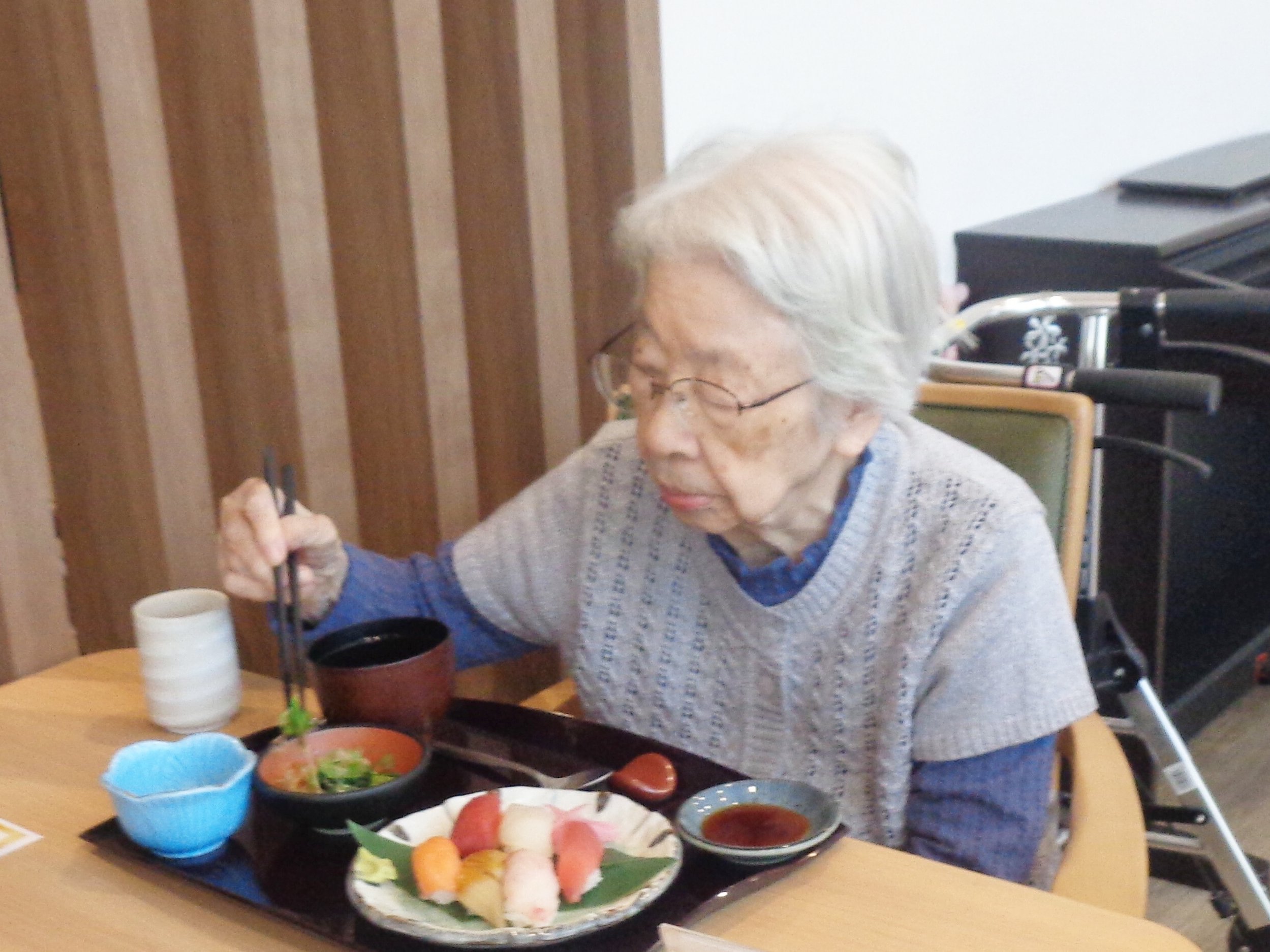 握り寿司イベント-4 ニチイホーム杉並松庵