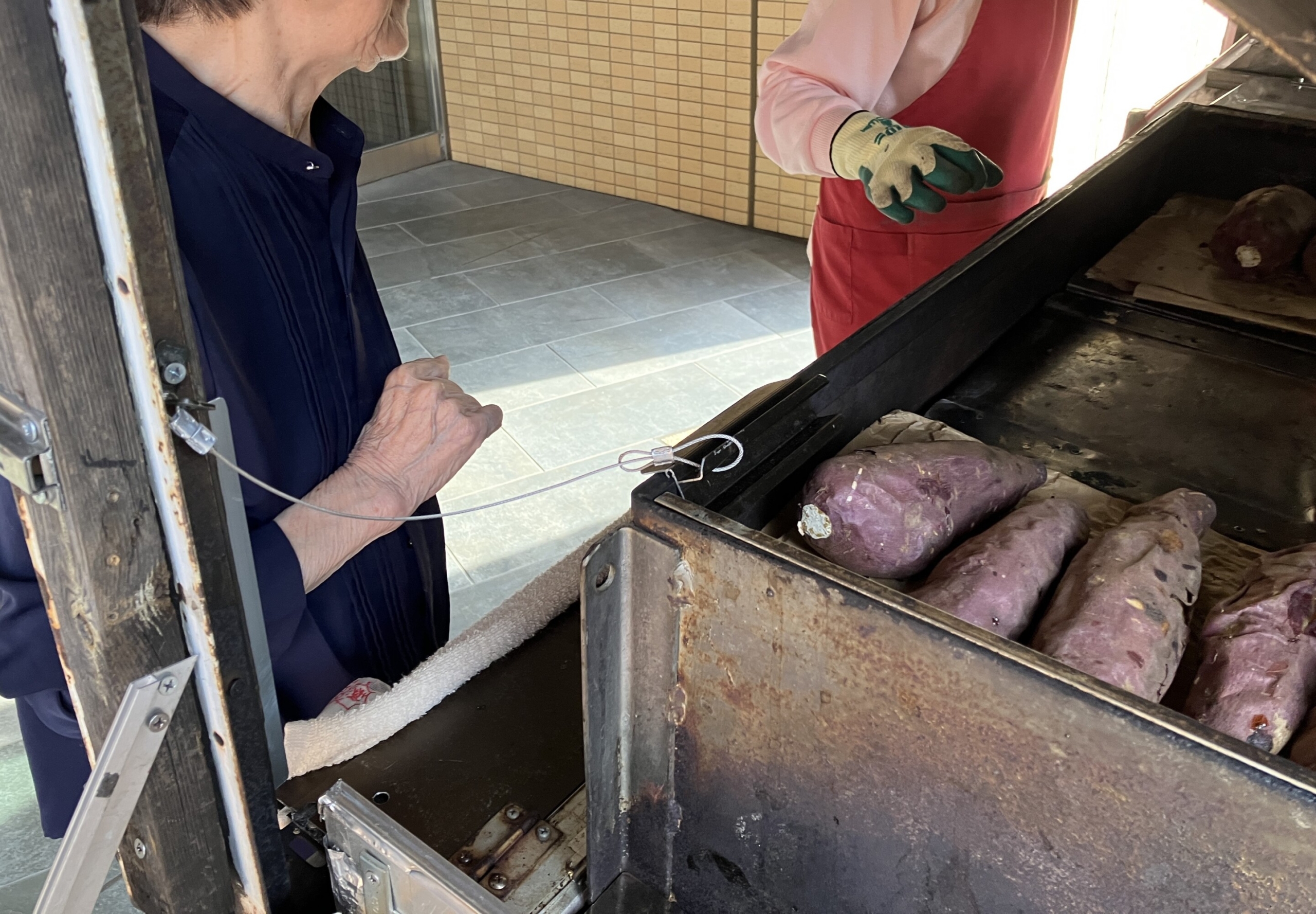 焼き芋移動販売-6 ニチイホーム杉並松庵