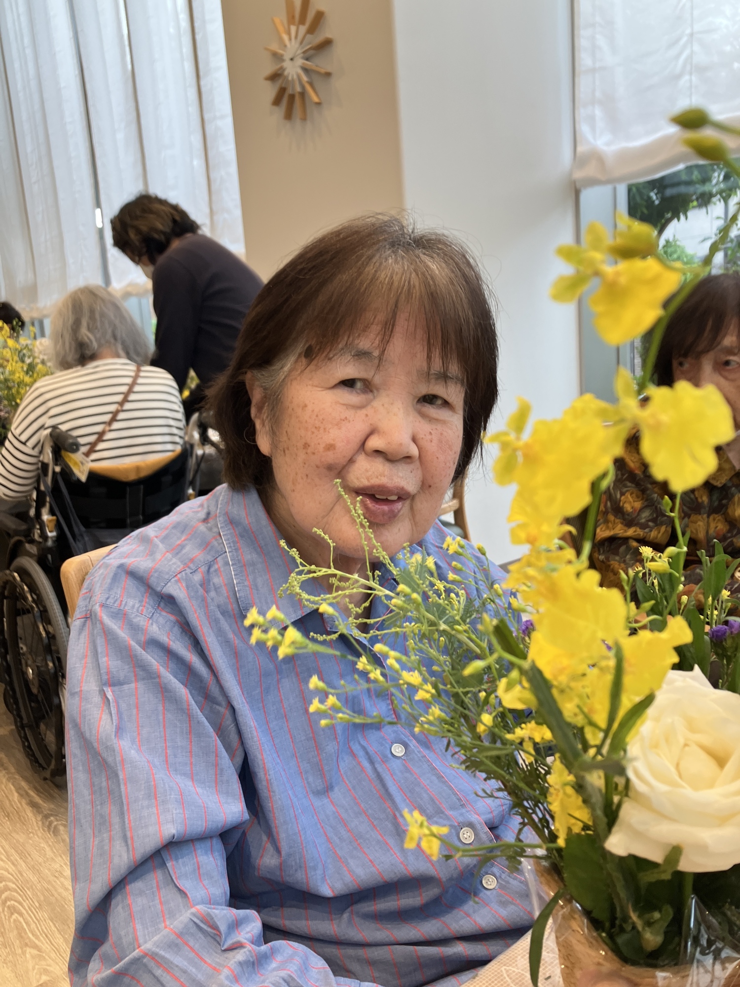 11月フラワーアレンジメント-4　ニチイホーム杉並松庵