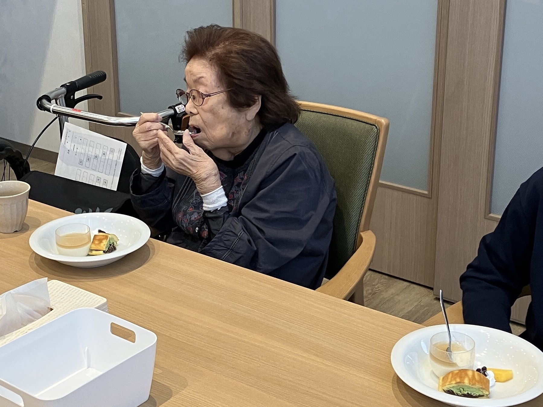 11月スマイルカフェ-3　ニチイホーム杉並松庵