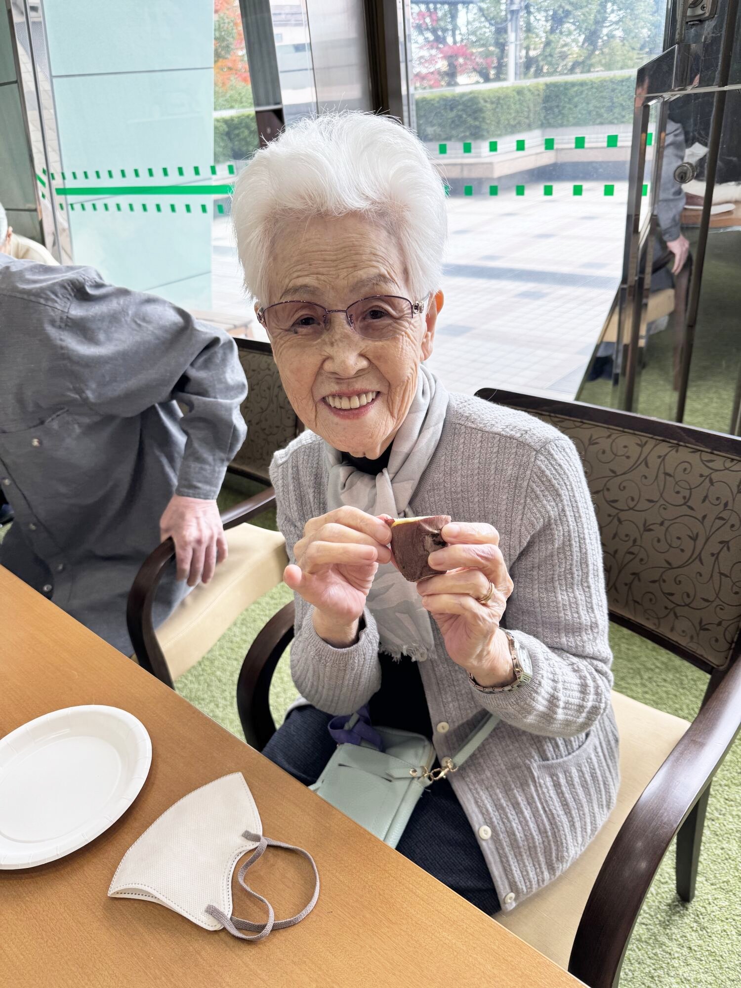 焼き芋-1 ニチイホームたまプラーザ