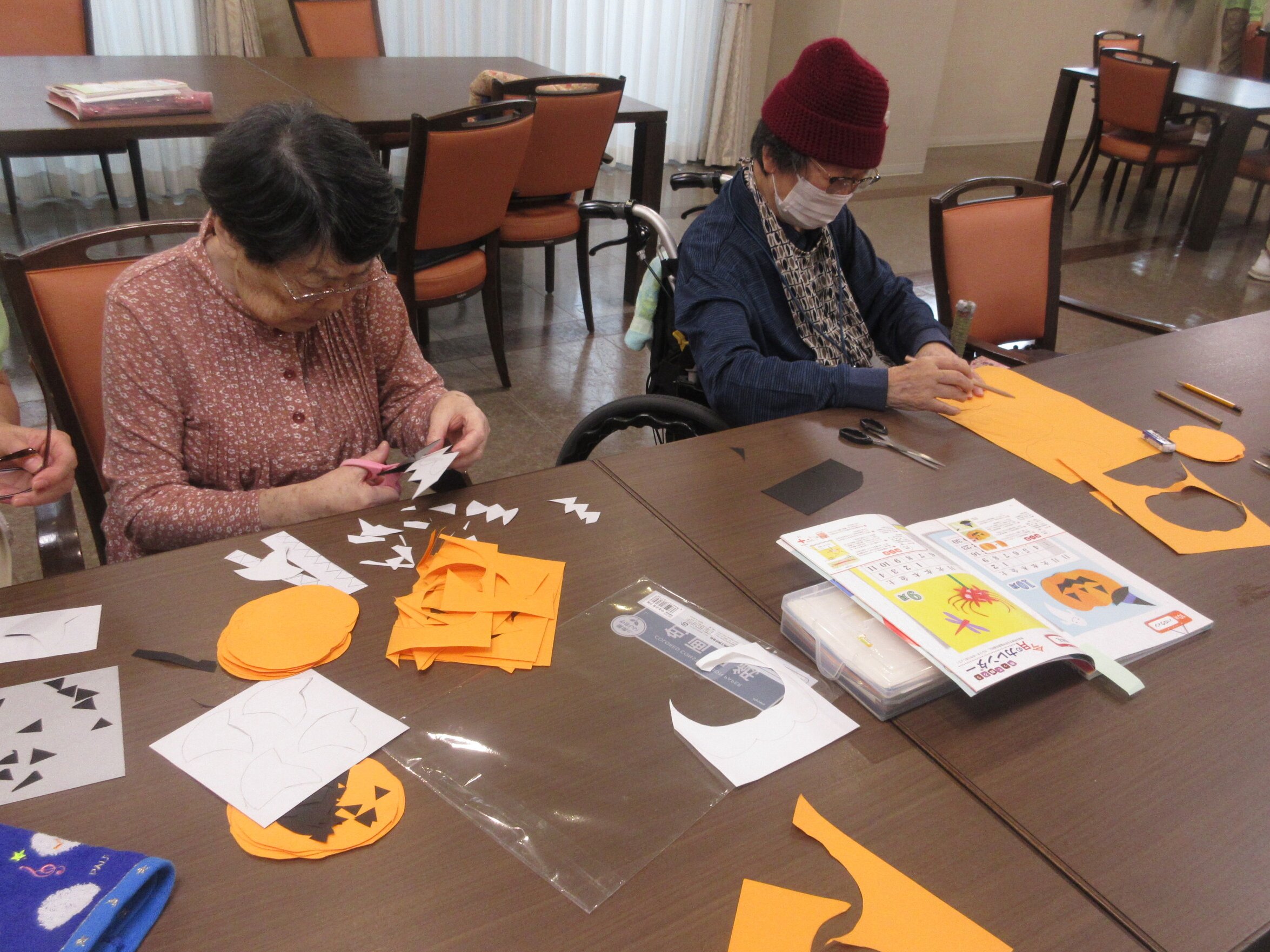 ハロウィン2025~創作活動~-1 ニチイホーム用賀