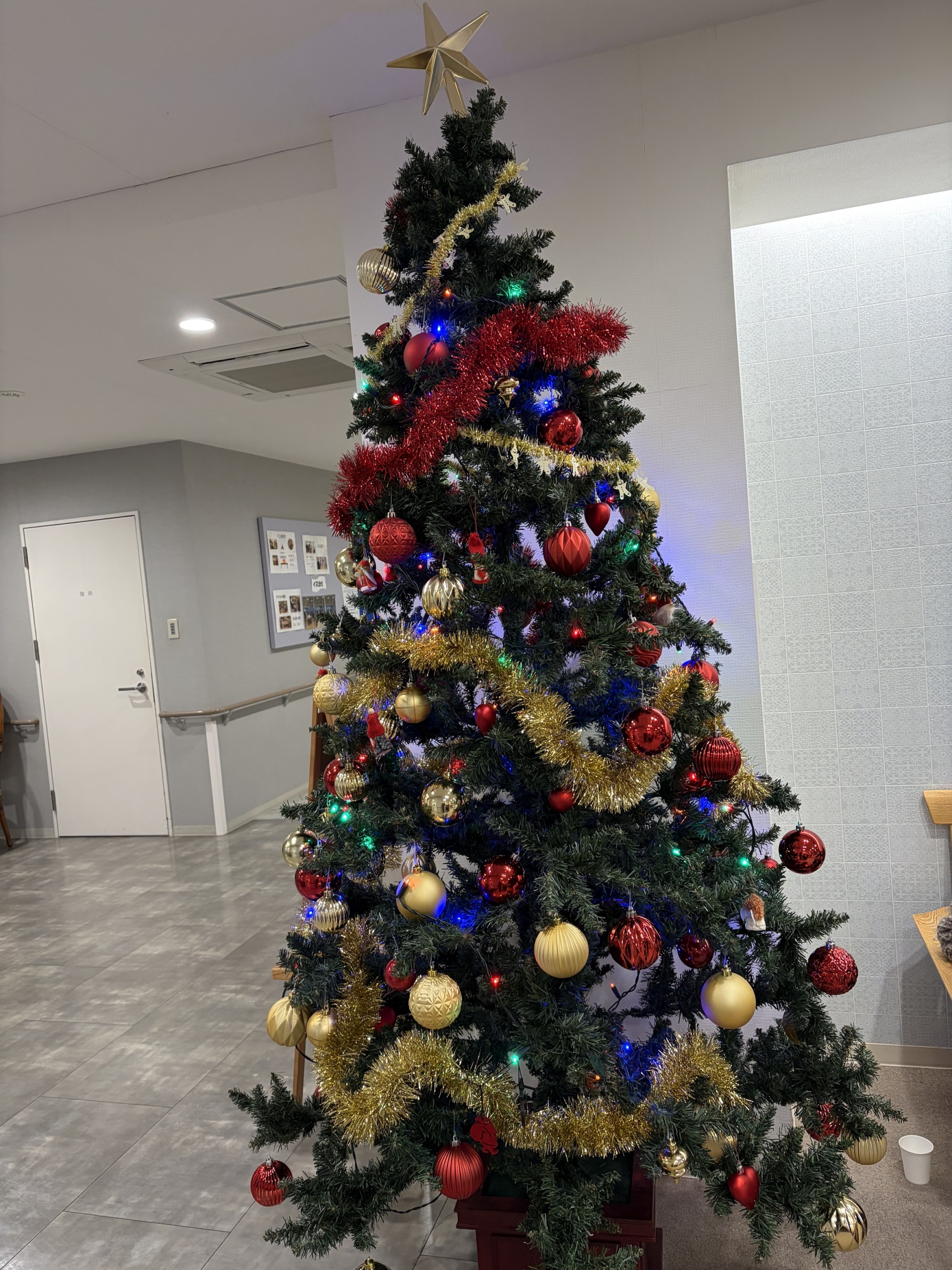 ニチイメゾン神田20251202クリスマス飾り３