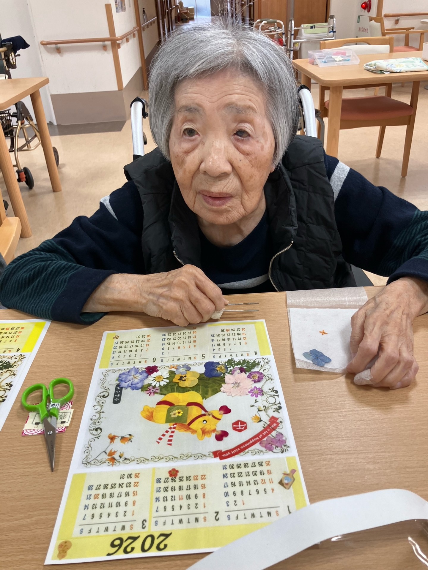 ニチイメゾン栗東20251218カレンダーづくり２