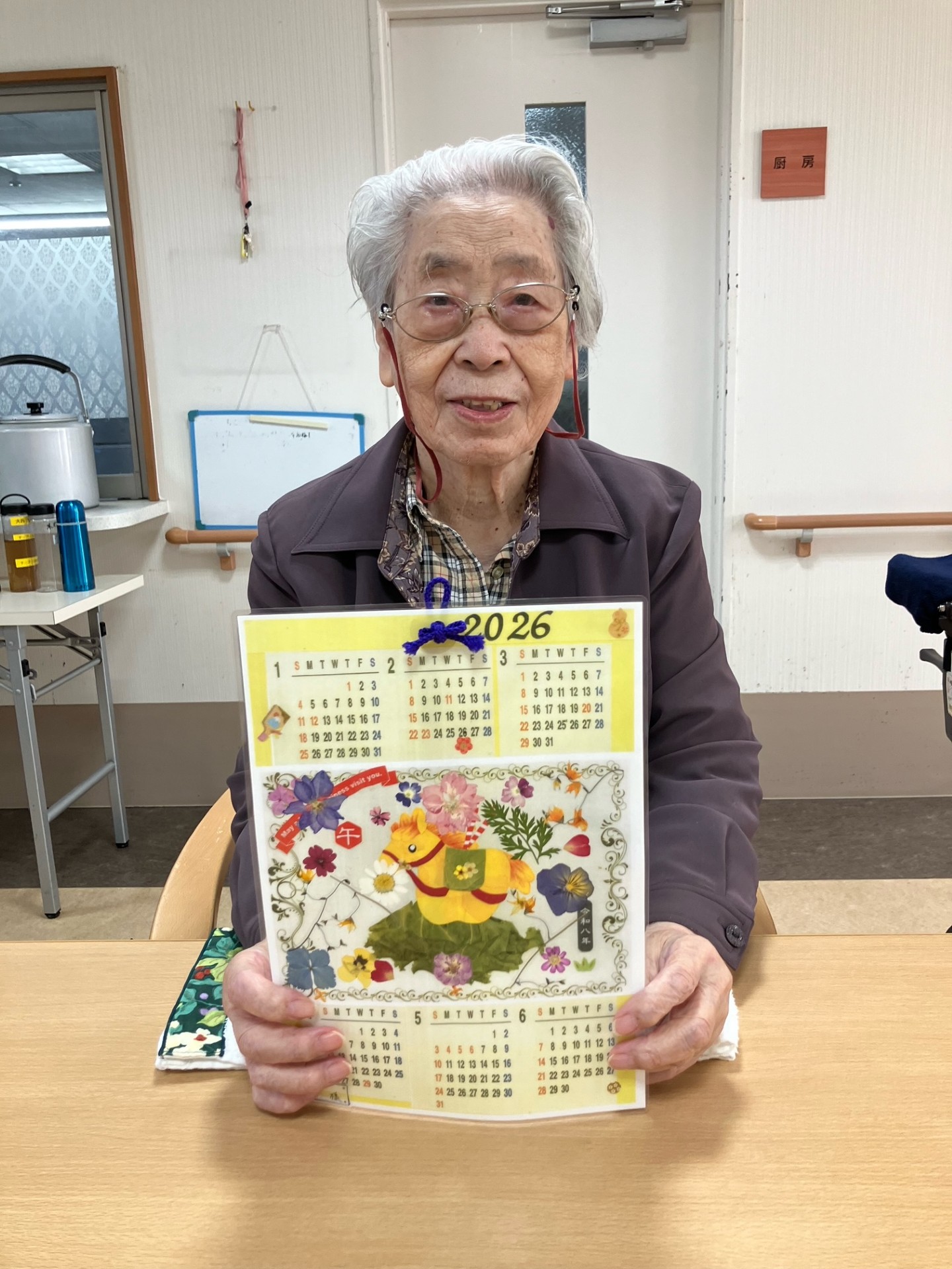 ニチイメゾン栗東20251218カレンダーづくり３