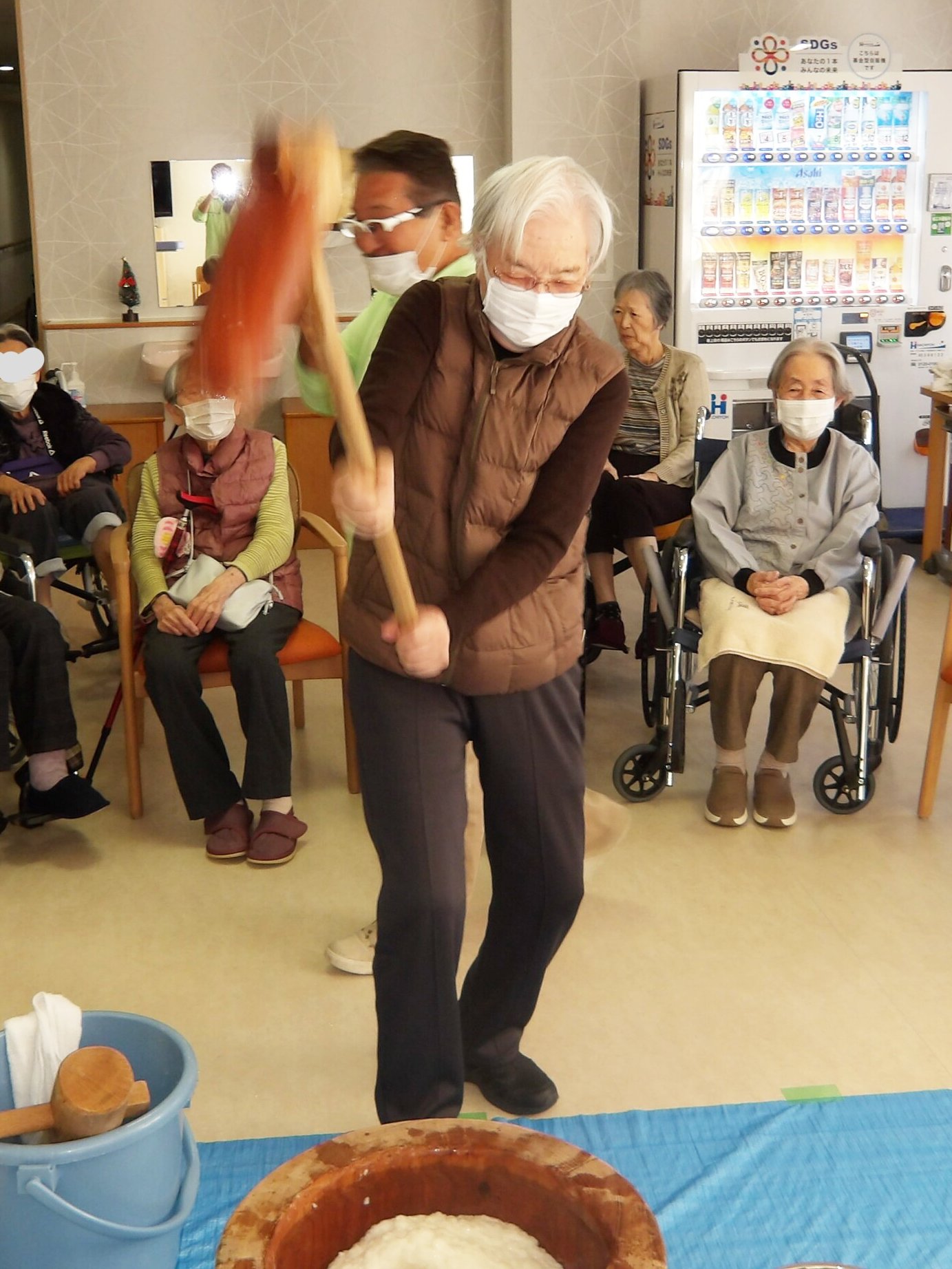餅つき-3　ニチイホーム東府中
