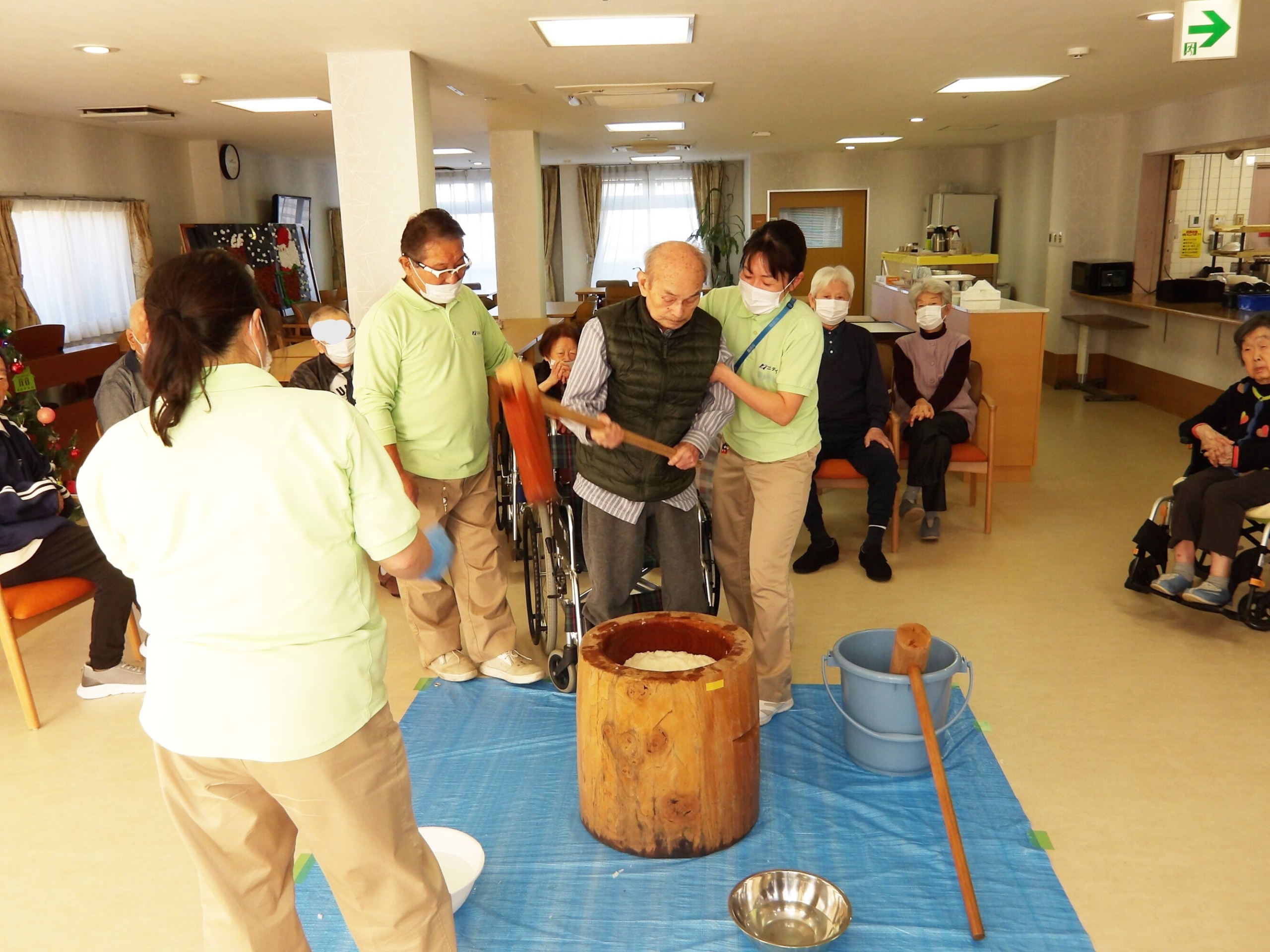 餅つき-4　ニチイホーム東府中