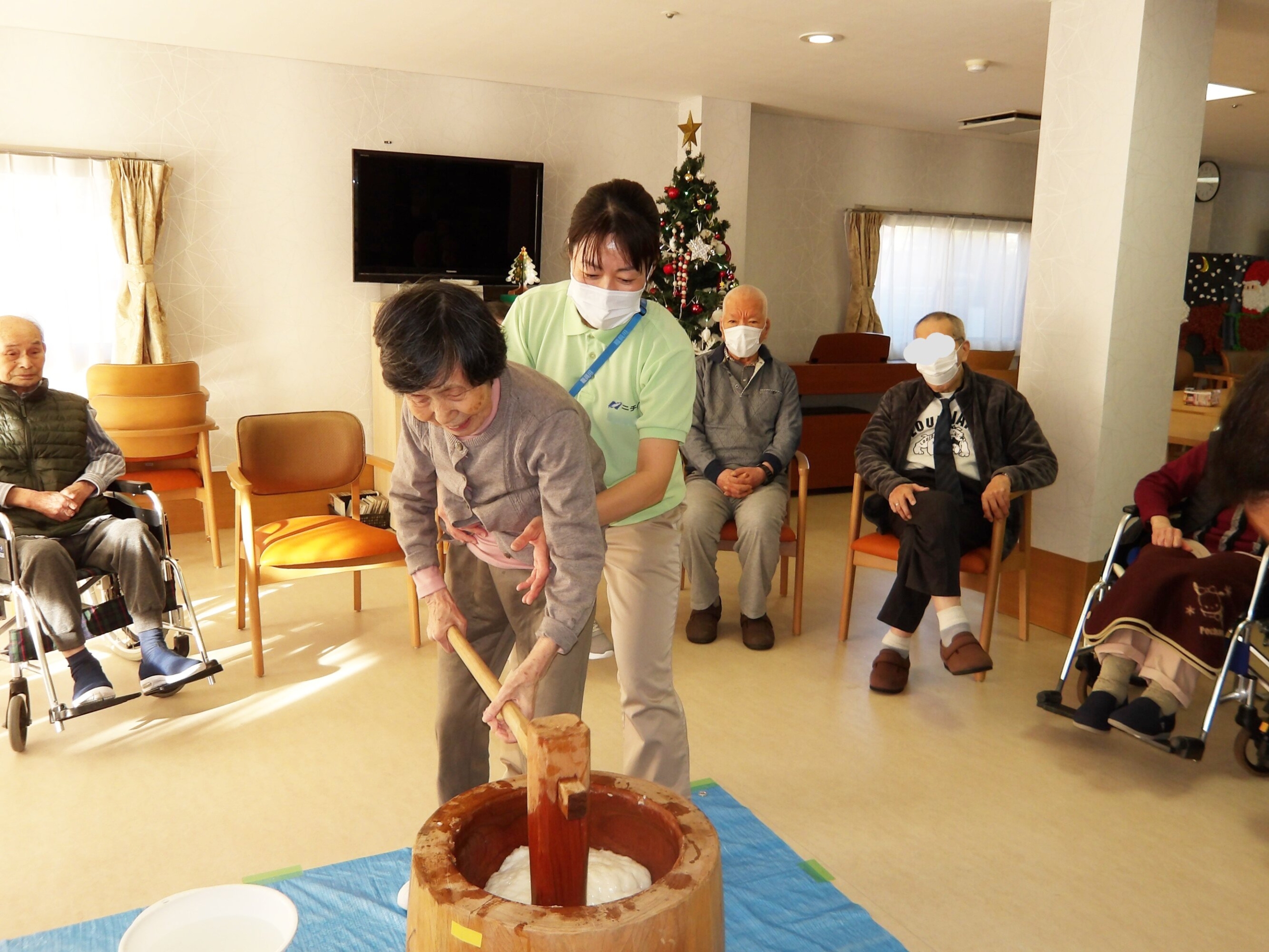 餅つき-5　ニチイホーム東府中