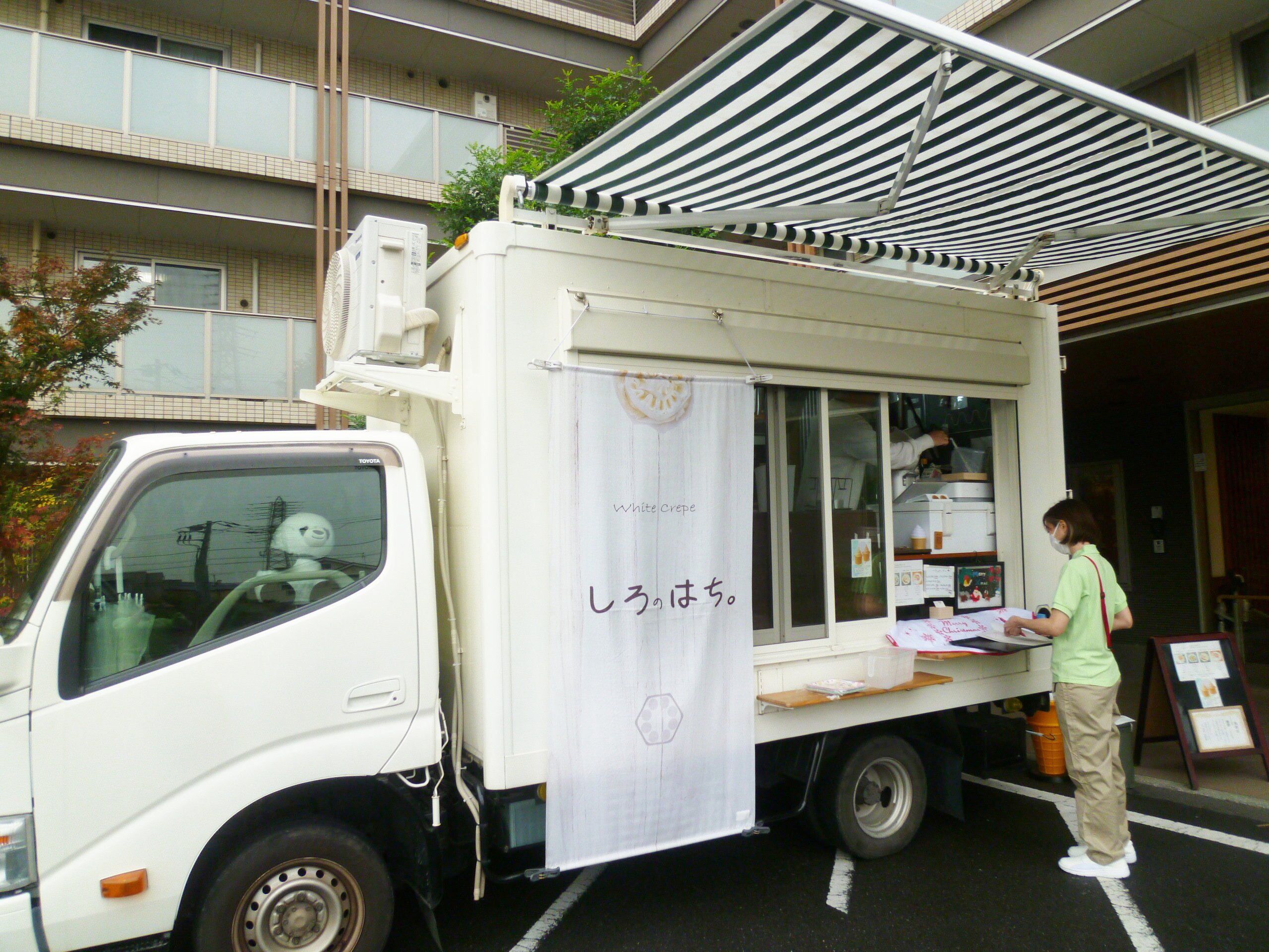 キッチンカー　クレープ屋さん-1　ニチイホーム東船橋