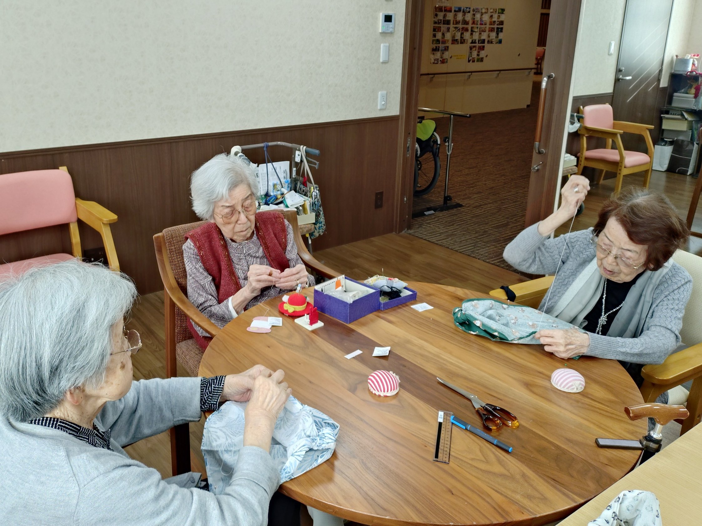 手ぬぐいで、手提げを作ろう!-1 ニチイホーム碑文谷