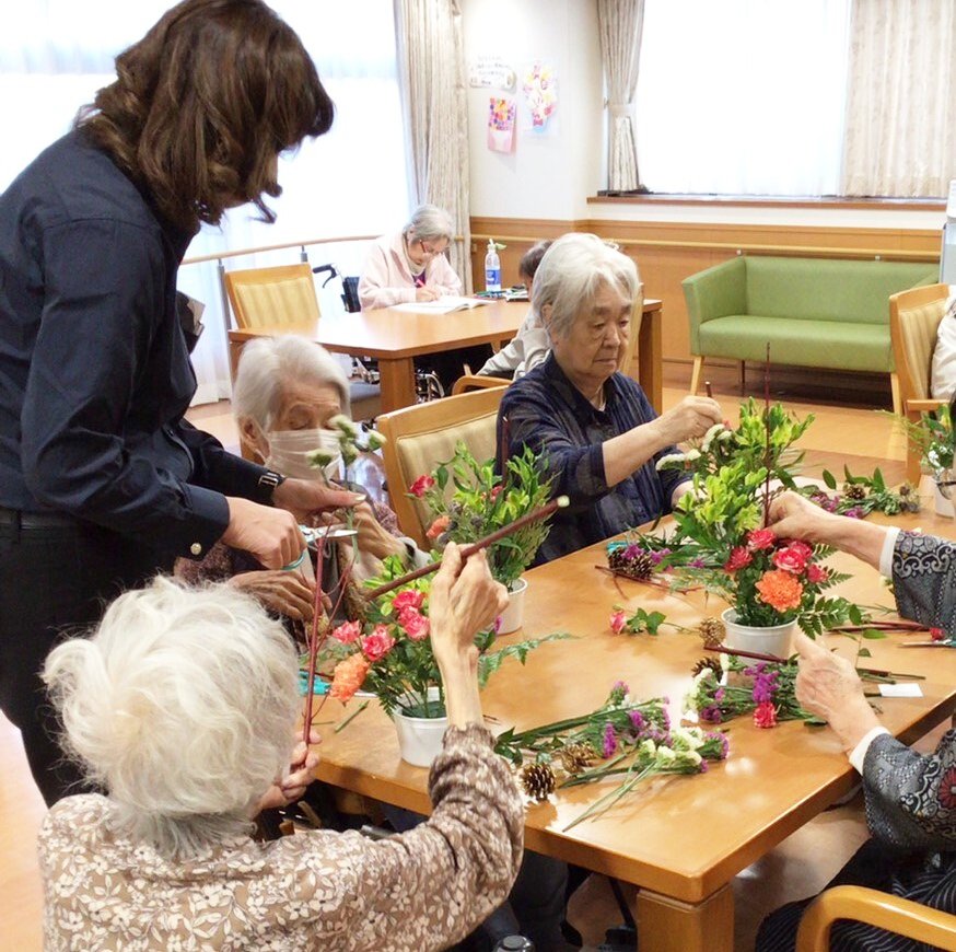 フラワーアレンジメント-1　ニチイホーム板橋徳丸