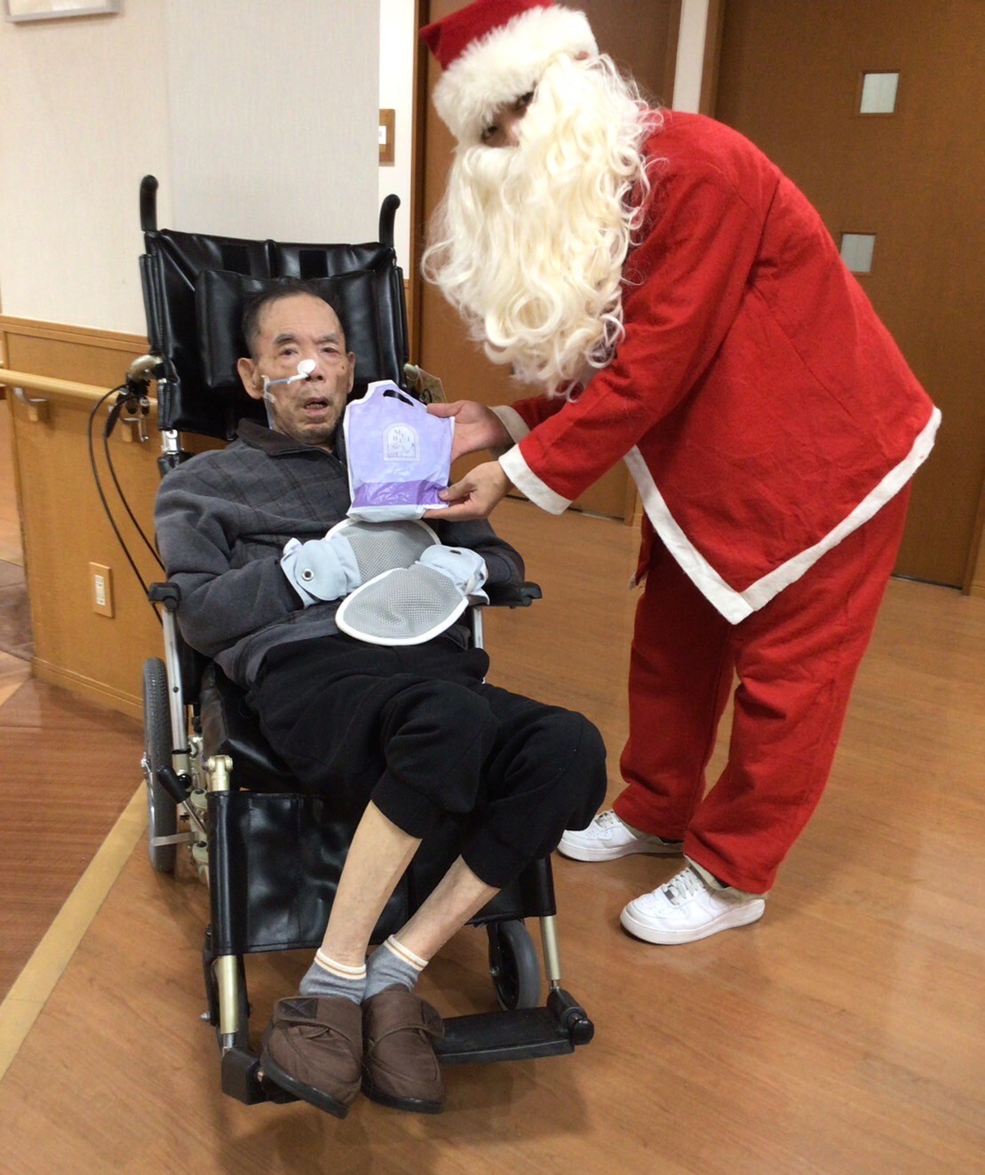 ツリーの前で-2　ニチイホーム板橋徳丸