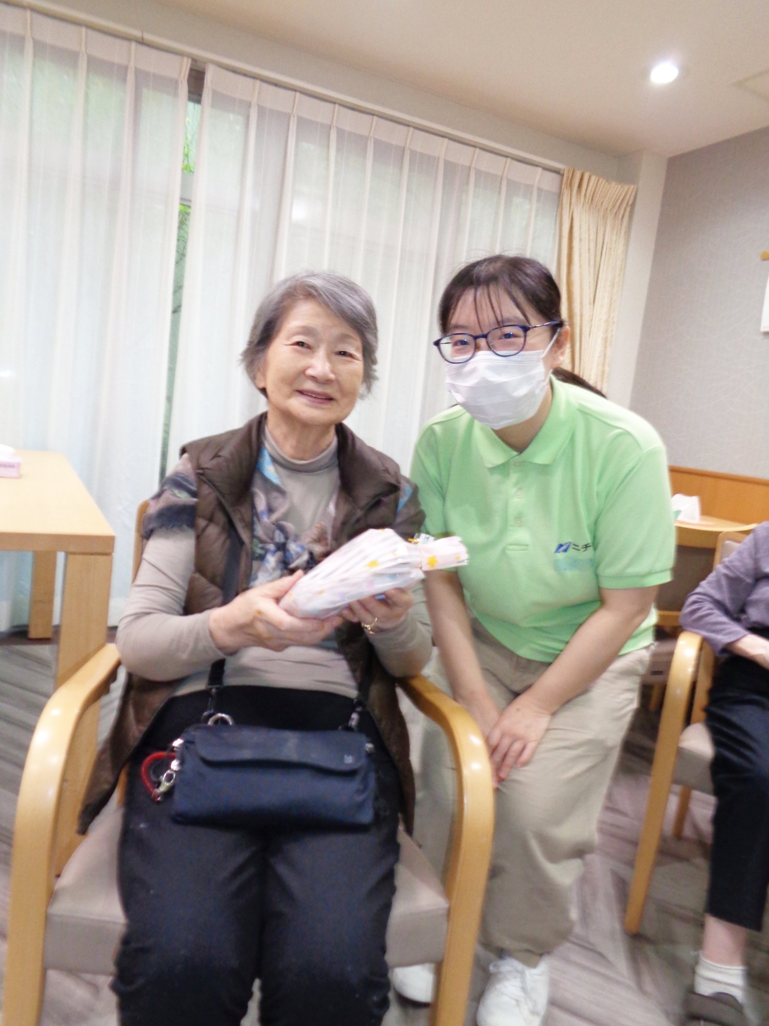 リトミックと誕生会-1　ニチイホーム自由が丘