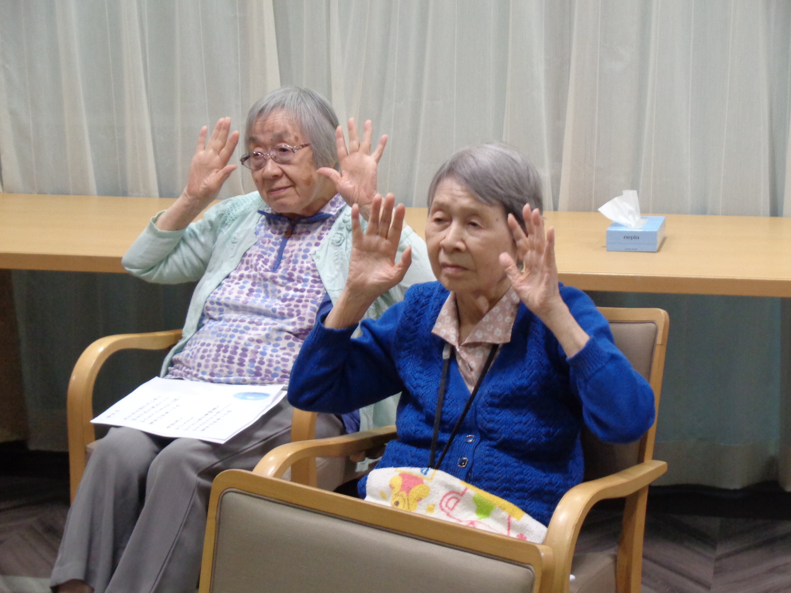 リトミックと誕生会-2　ニチイホーム自由が丘