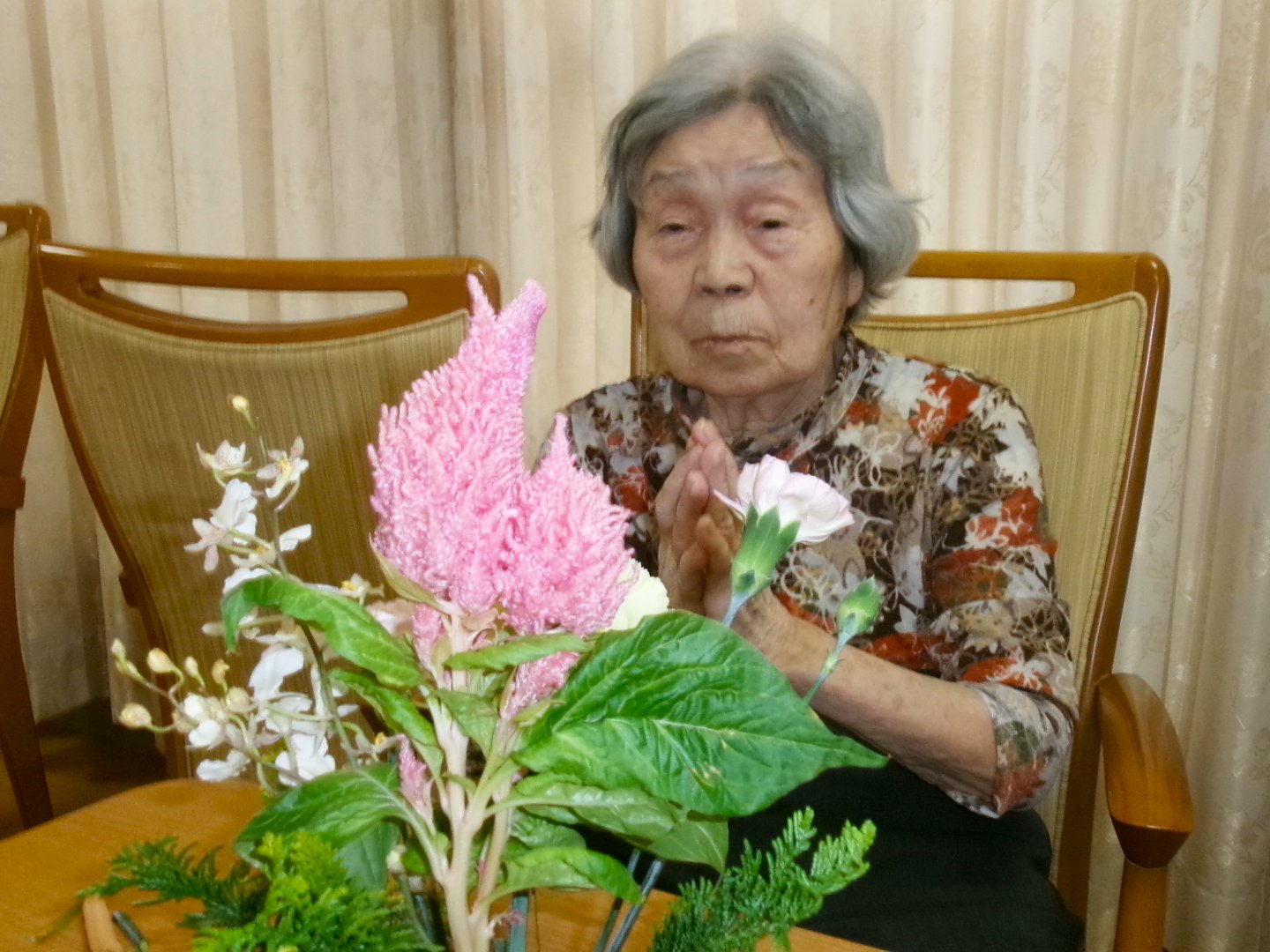 12月のフラワーアレンジメント-2 ニチイホーム上星川