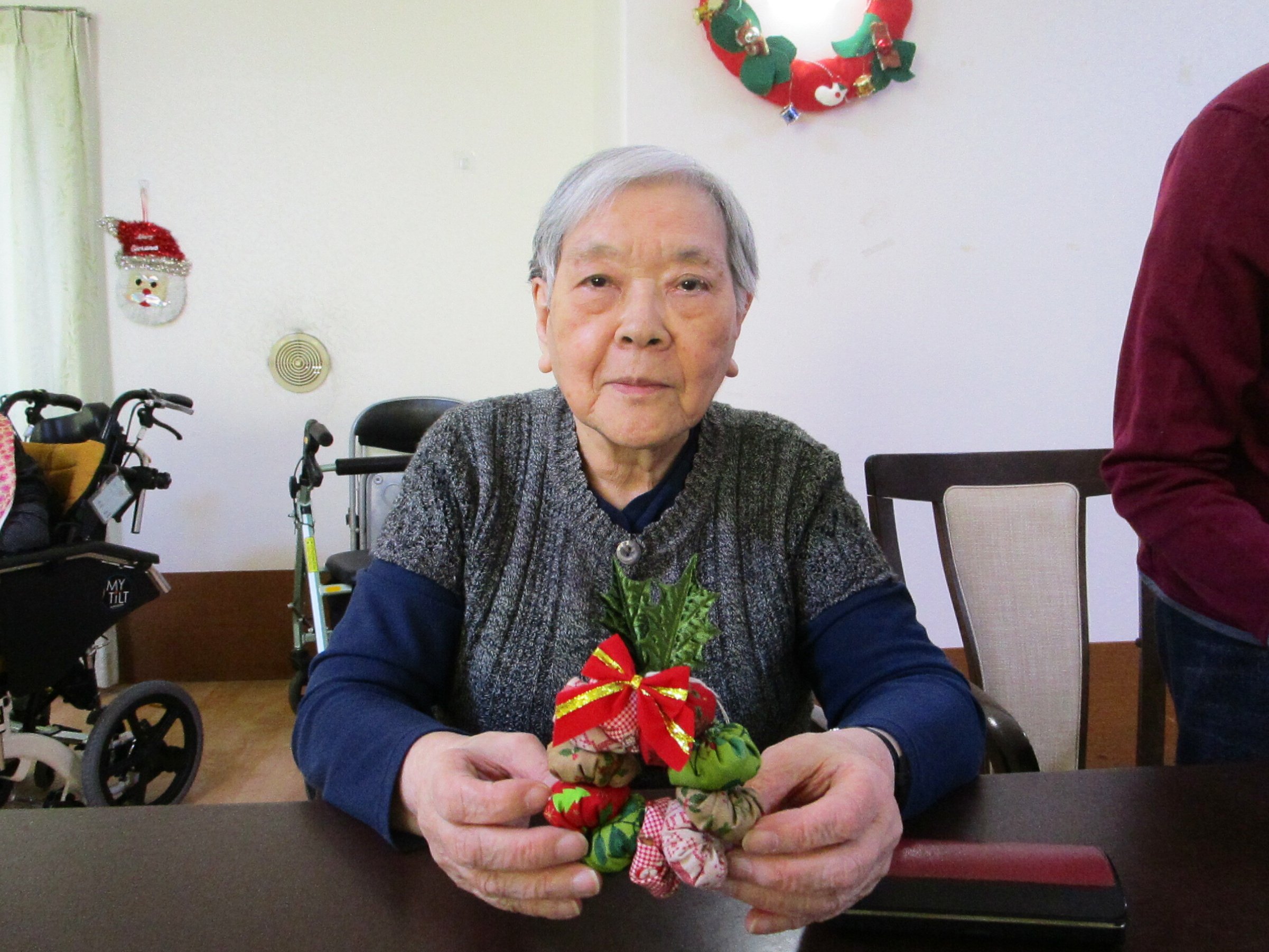 クリスマスリース作り-3　ニチイホーム三鷹