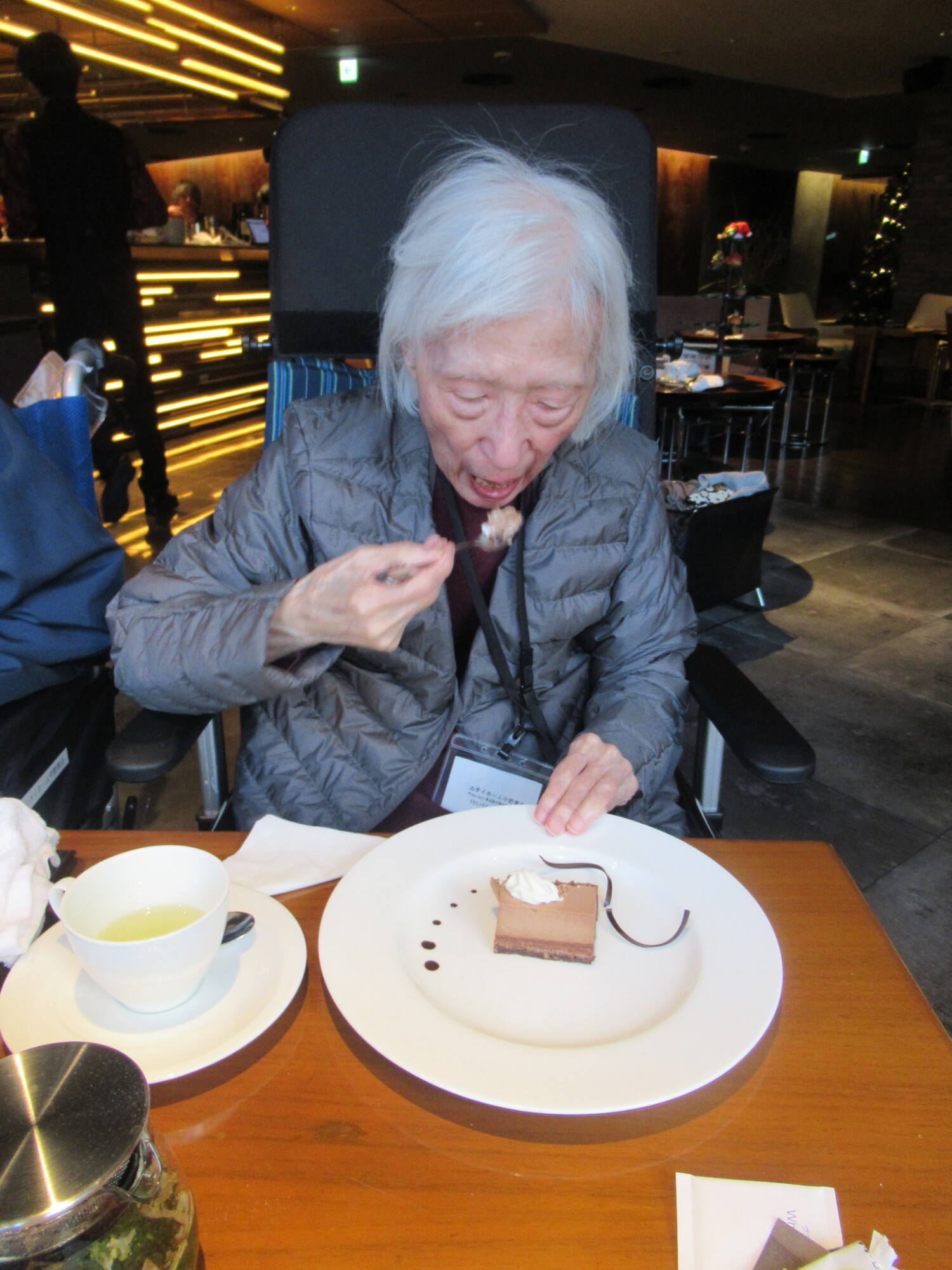 ヒルトン東京へ-3　ニチイホーム中野南台