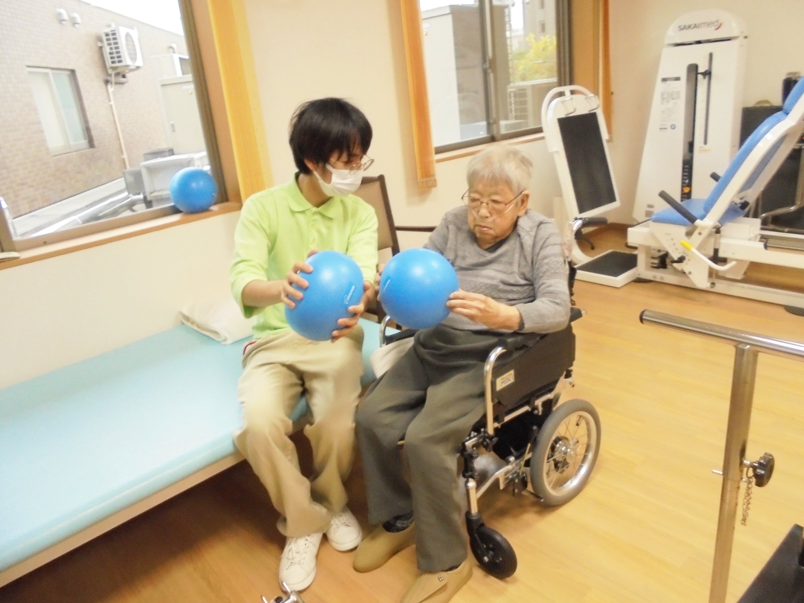 11月ホーム内アクティビティ-3 ニチイホームさいたま新都心