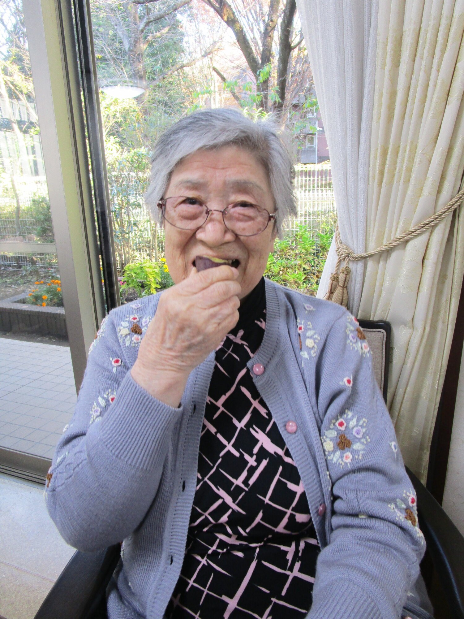 毎年好評の焼き芋-6　ニチイホーム成城