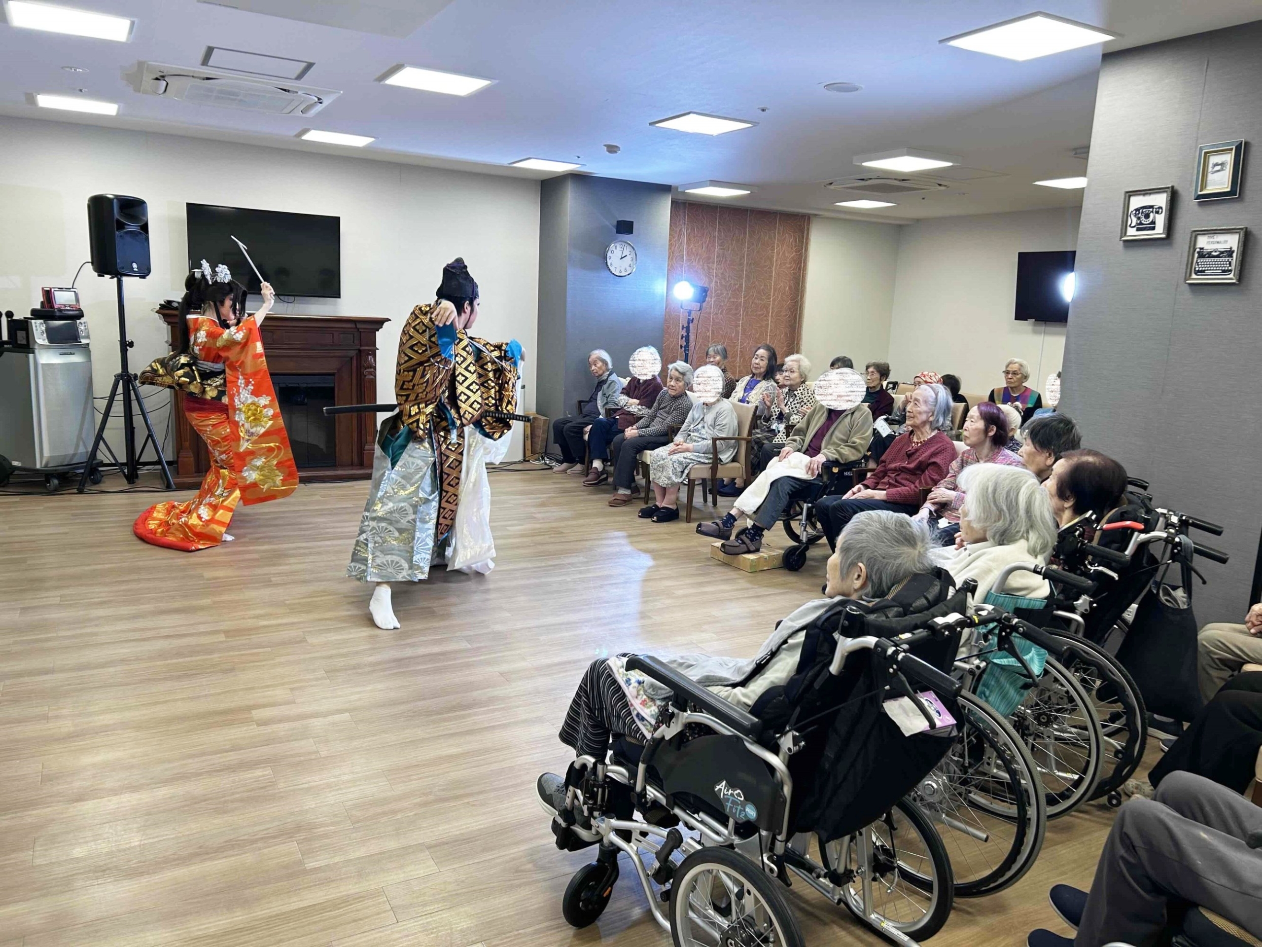 呼華歌劇団、再来！！-2　ニチイホーム渋谷本町