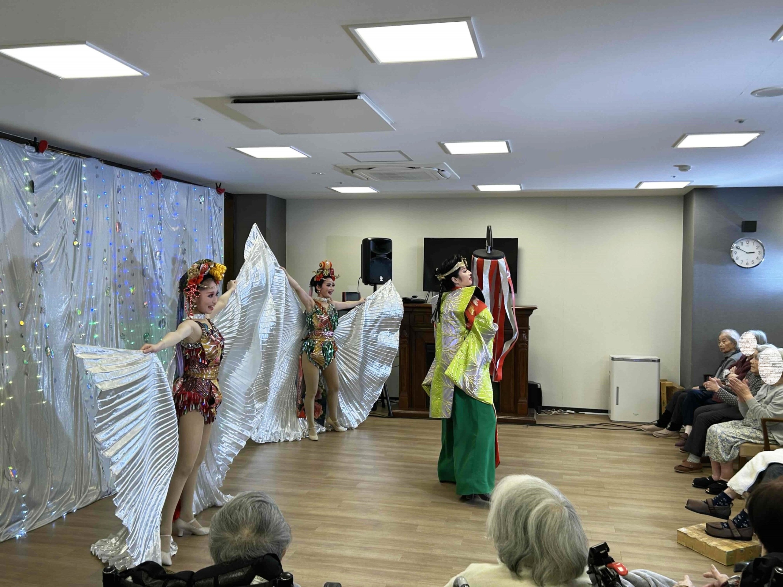 呼華歌劇団、再来！！-3　ニチイホーム渋谷本町