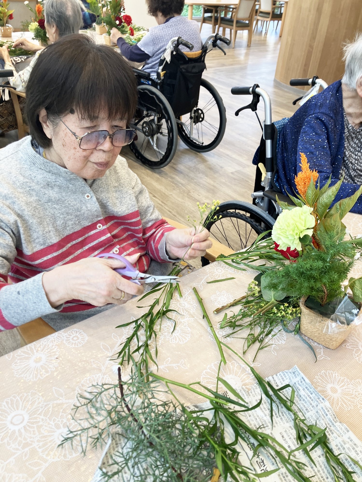 12月フラワーアレンジメント-1 ニチイホーム杉並松庵