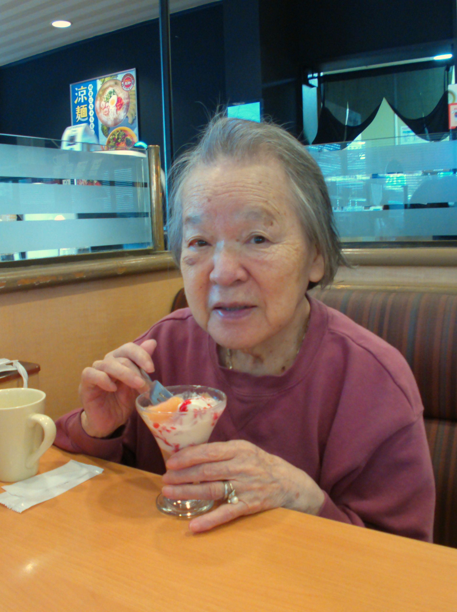 ニチイホーム東浦和デザート外食２