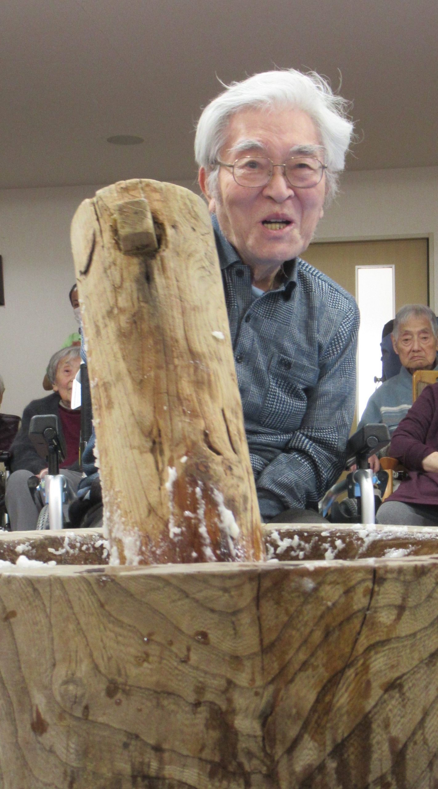 ニチイホーム柿生お餅つき３