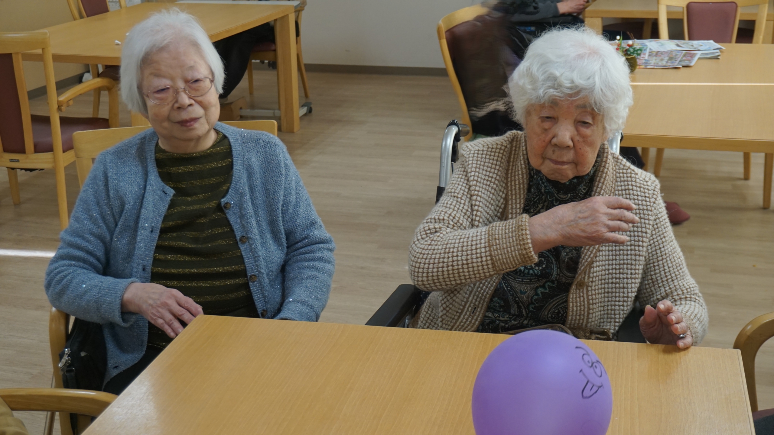 ニチイホーム練馬高野台風船バレー３