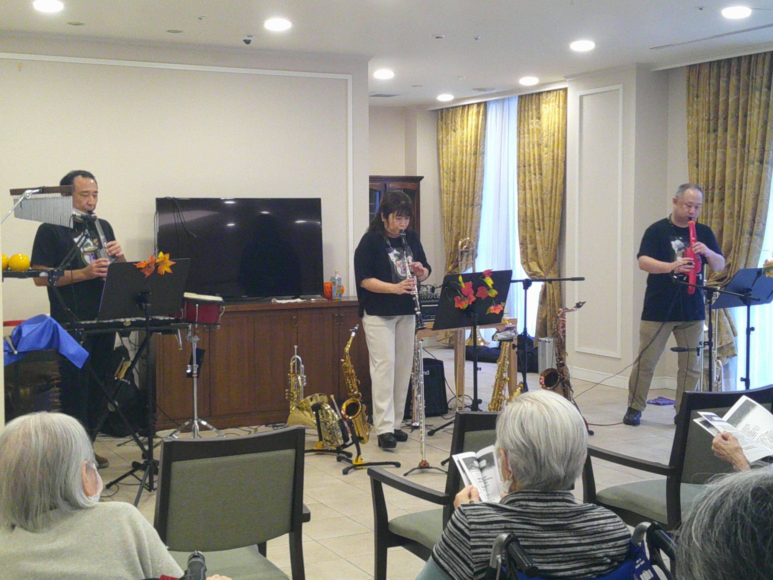 ニチイメゾン稲毛定期コンサート３