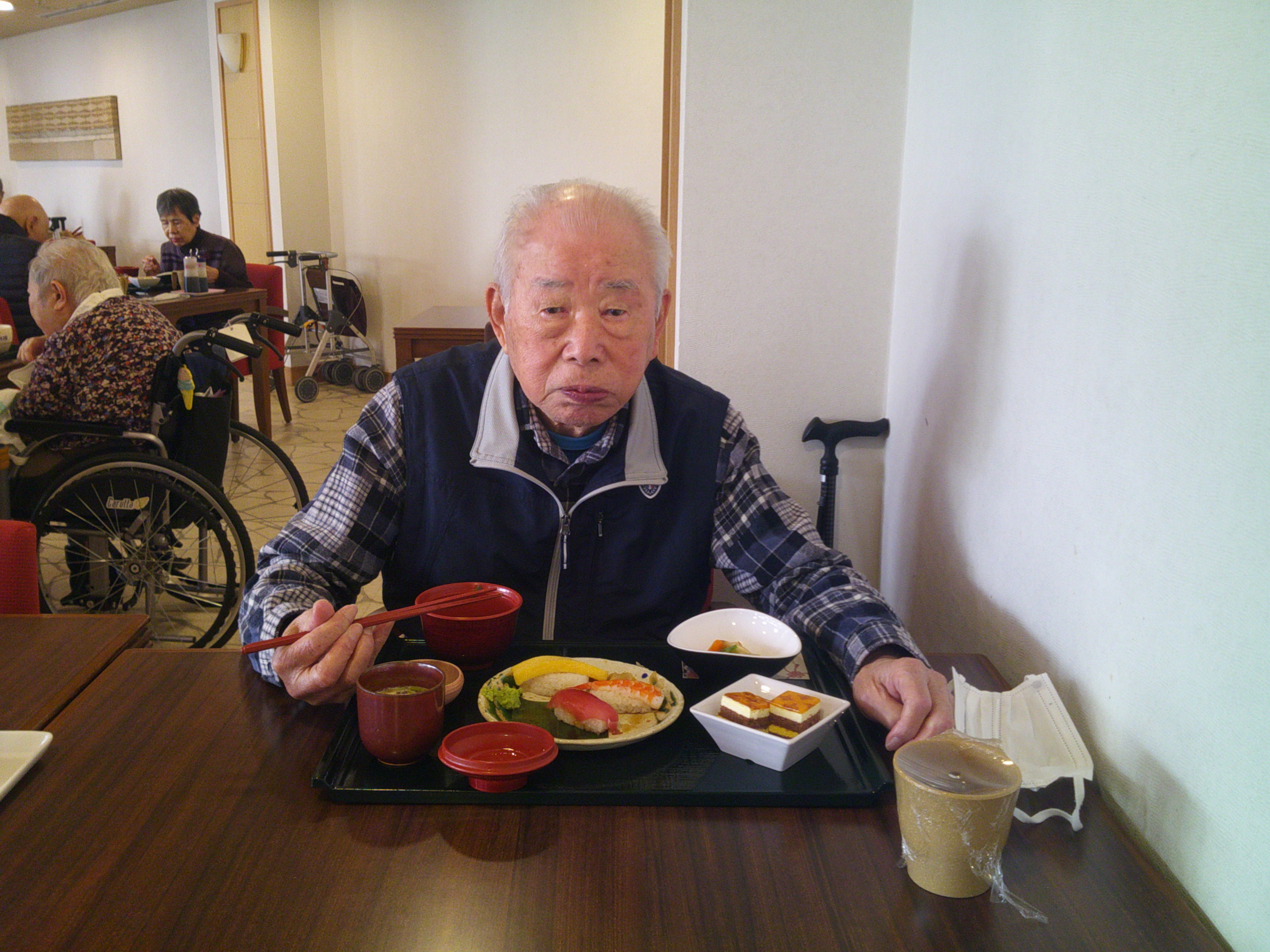 ニチイメゾン稲毛お寿司５