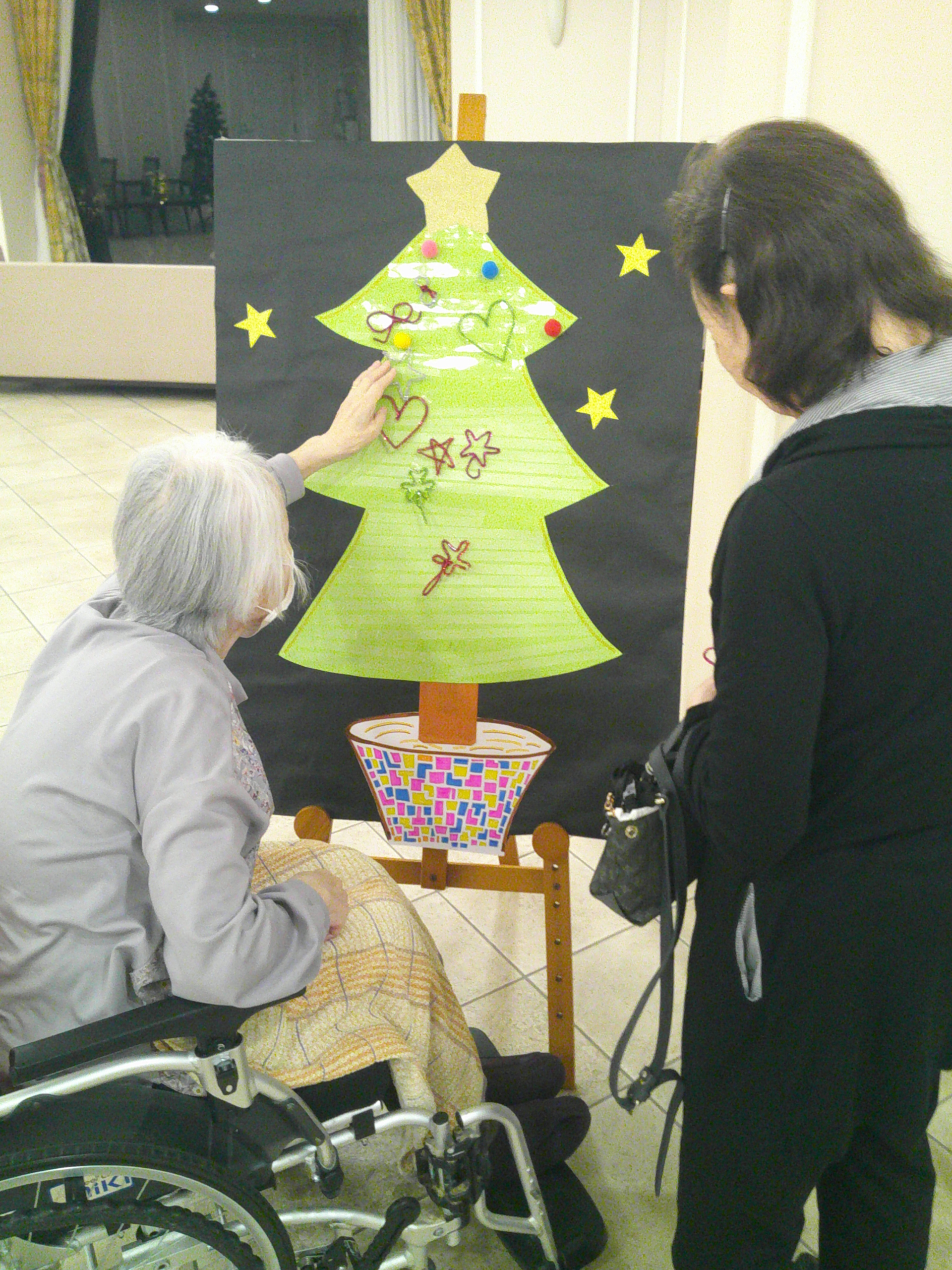 ニチイメゾン稲毛クリスマス飾りつけ２