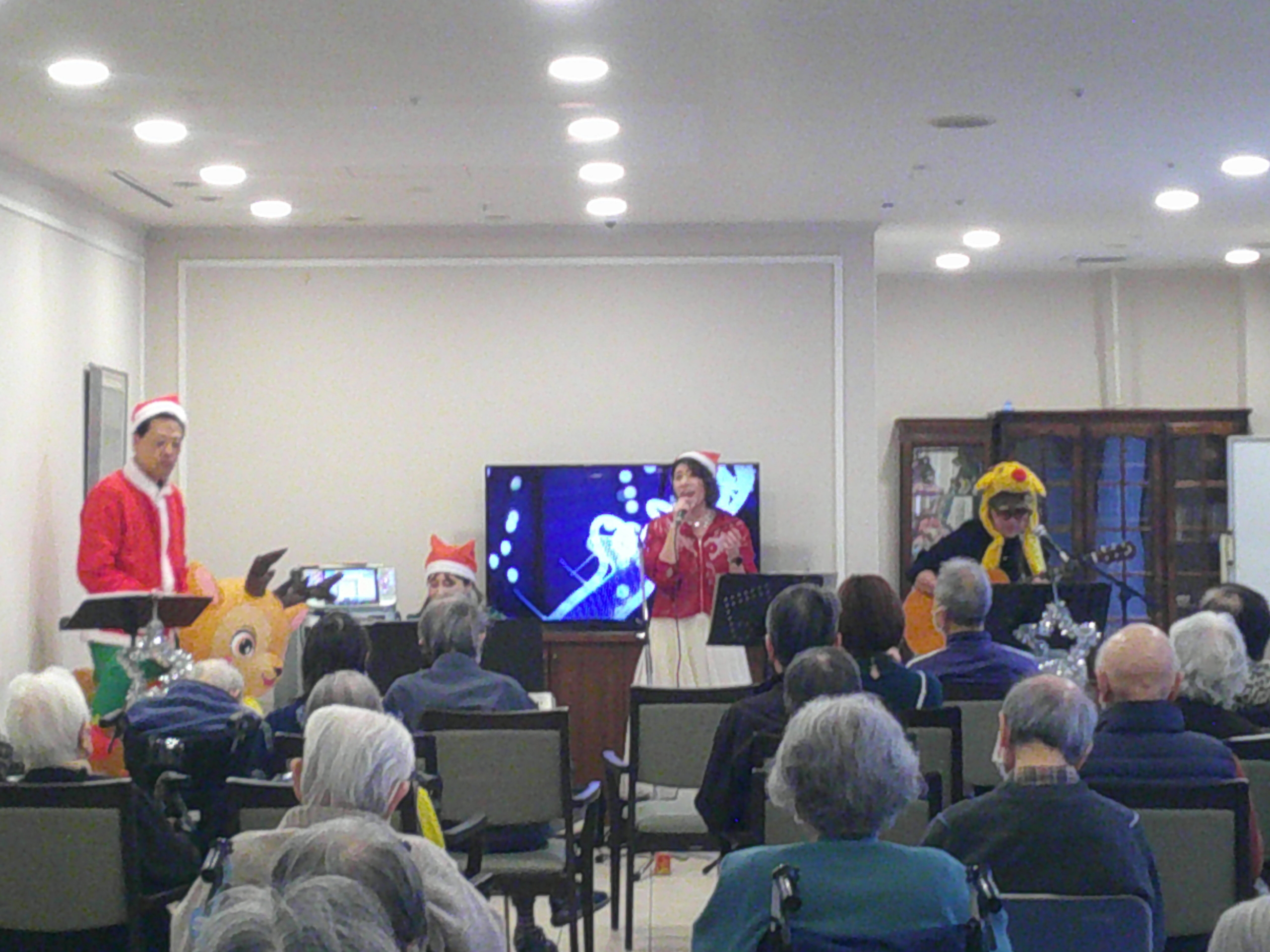 ニチイメゾン稲毛クリスマス飾りつけ６